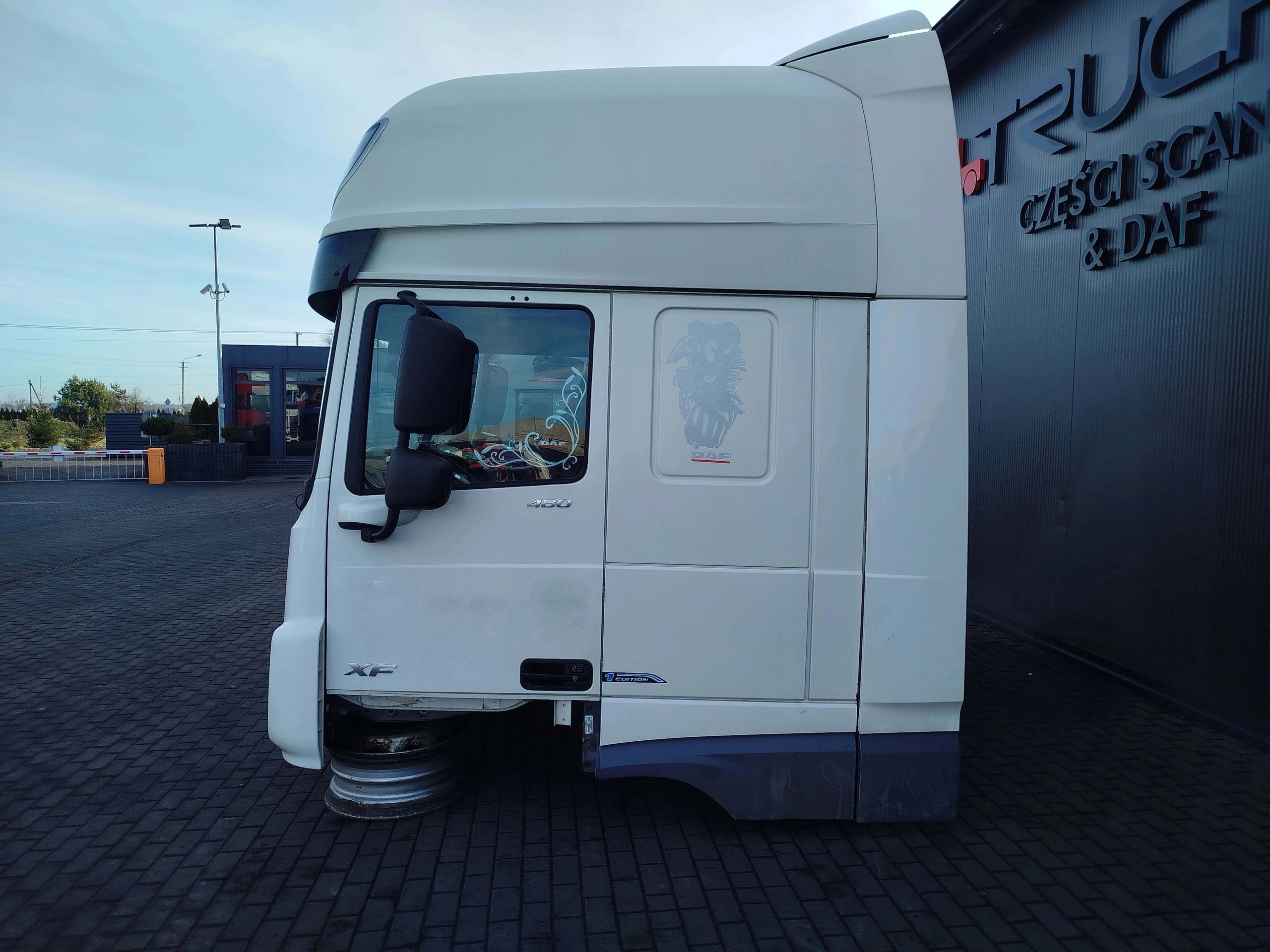 KABINA DAF XF 106 LIFT - obrazek 6
