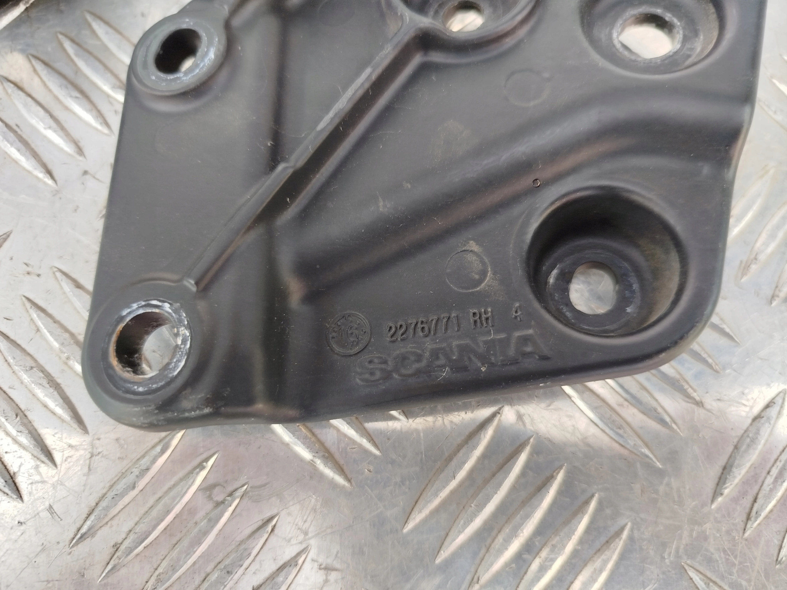 ZAWIAS ATRAPY PRAWY SCANIA R S - obrazek 3