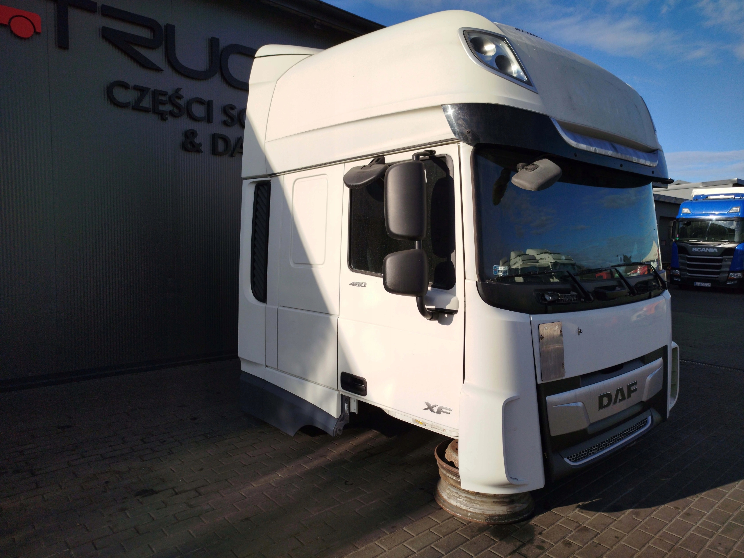 KABINA DAF XF 106 LIFT - obrazek 2