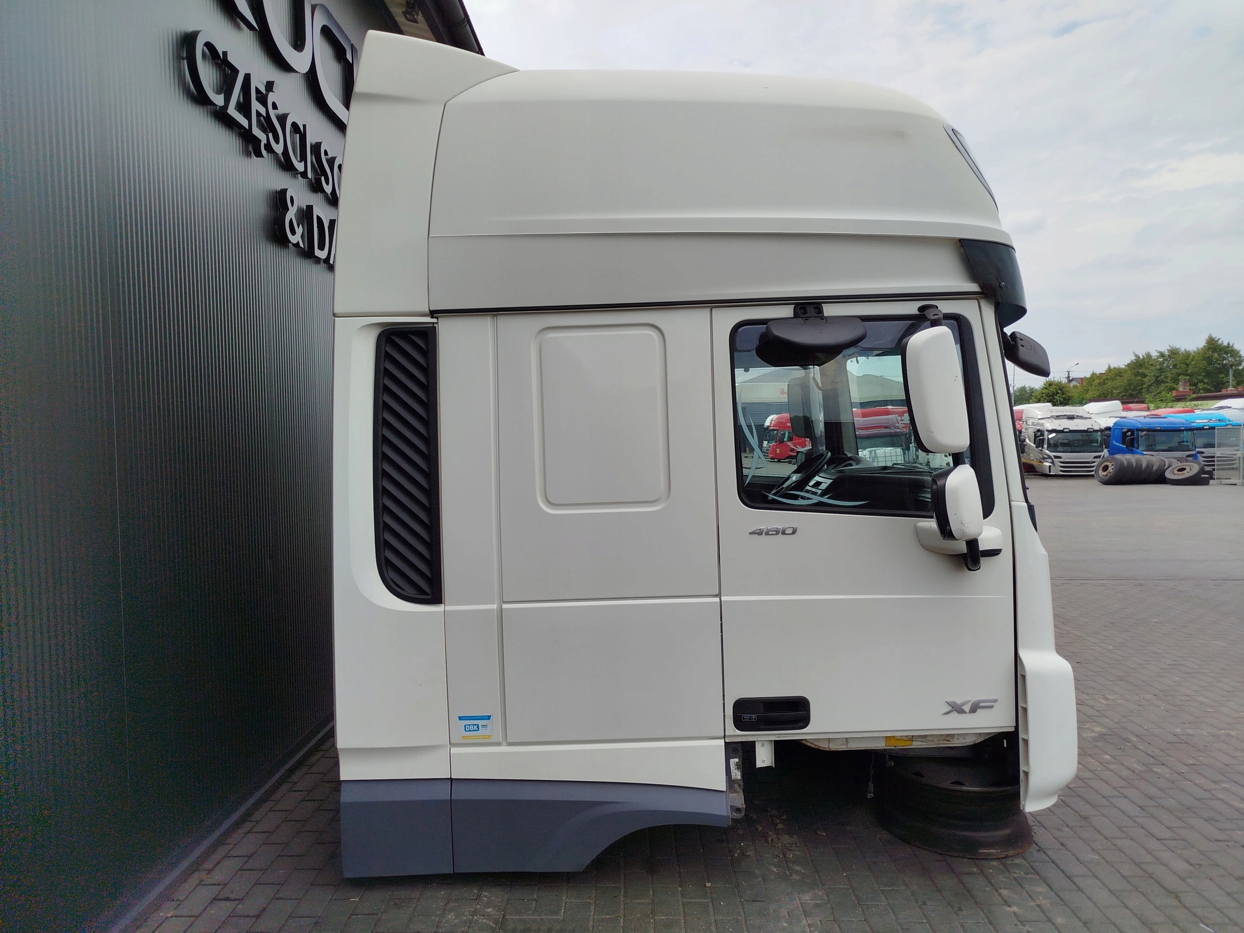 KABINA DAF XF 106 LIFT - obrazek 3