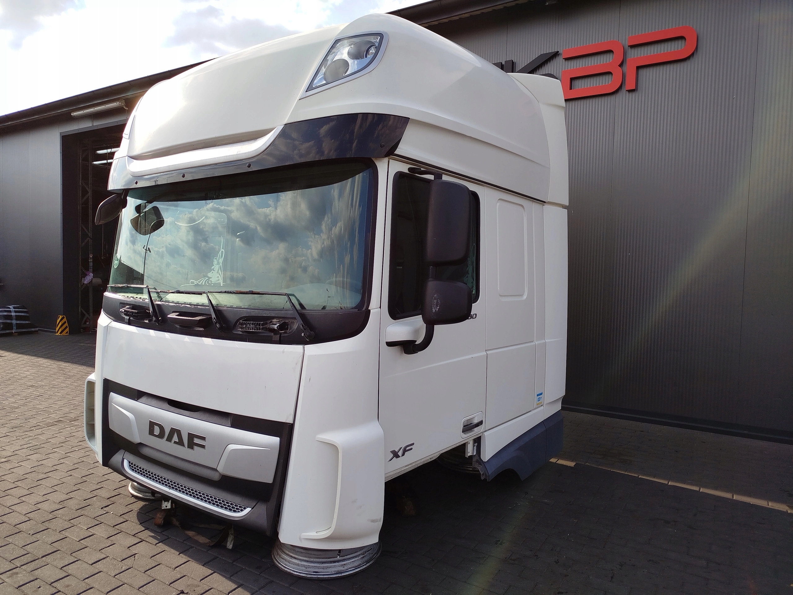 KABINA DAF XF 106 LIFT - obrazek 7