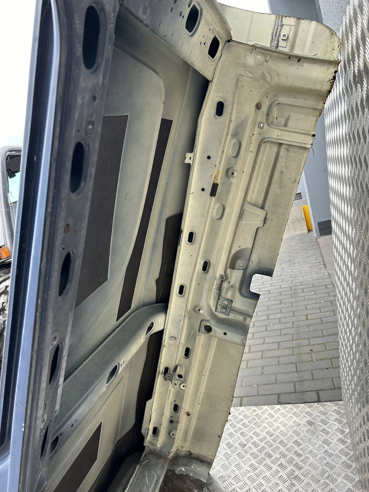 ĆWIARTKA KABINY SCANIA CR19 - obrazek 4