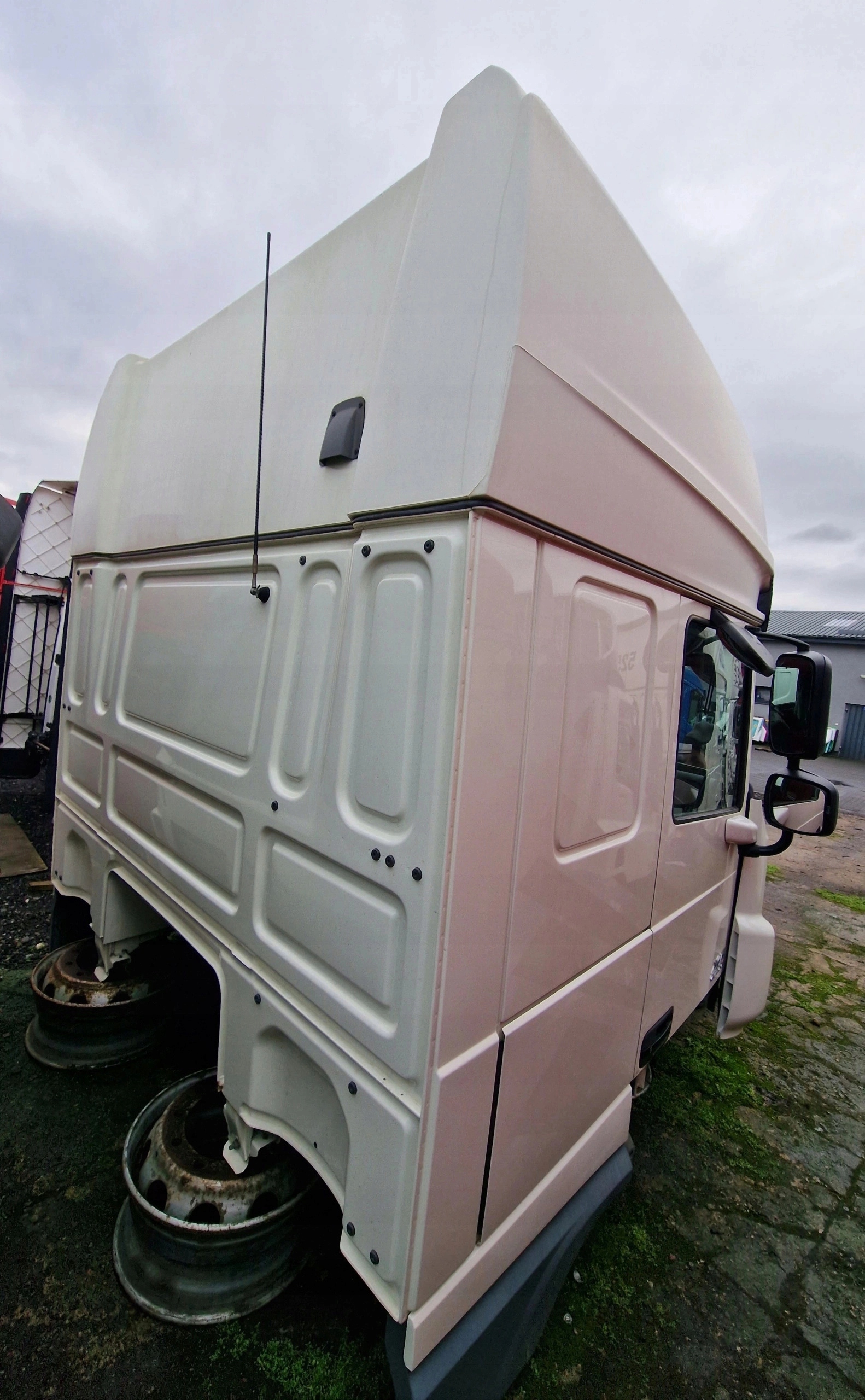 KABINA DAF XF 106 2016 ROK SUPER SPACE CAB - obrazek 5