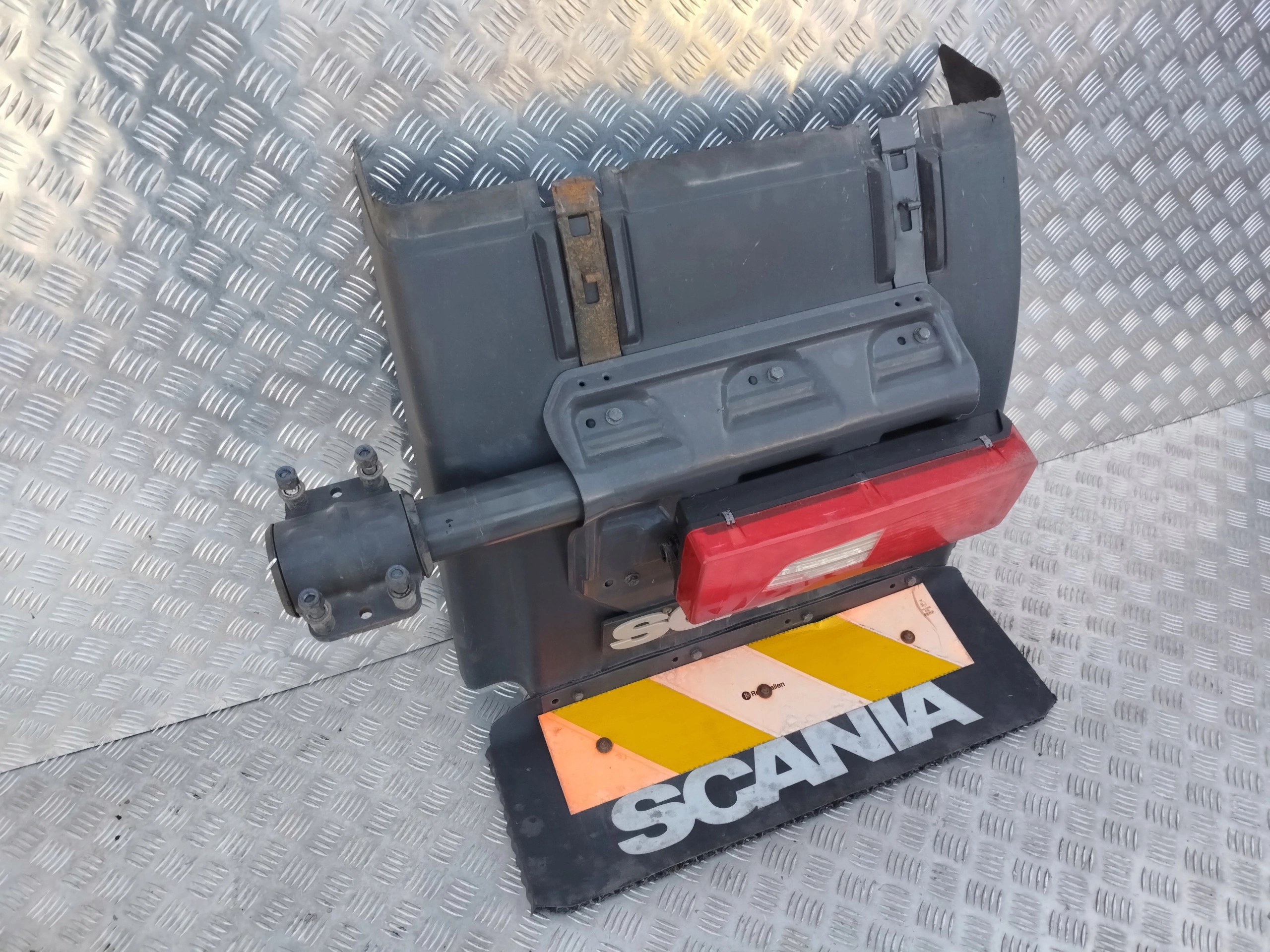 GITARA BŁOTNIKA TYŁ PRAWY SCANIA NTG STREAMLINE - obrazek 3