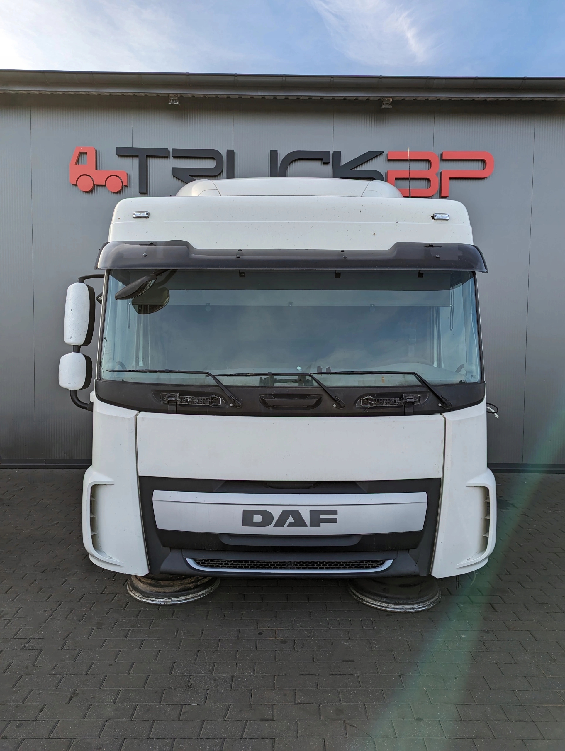 KABINA DAF XF 106 - obrazek 3