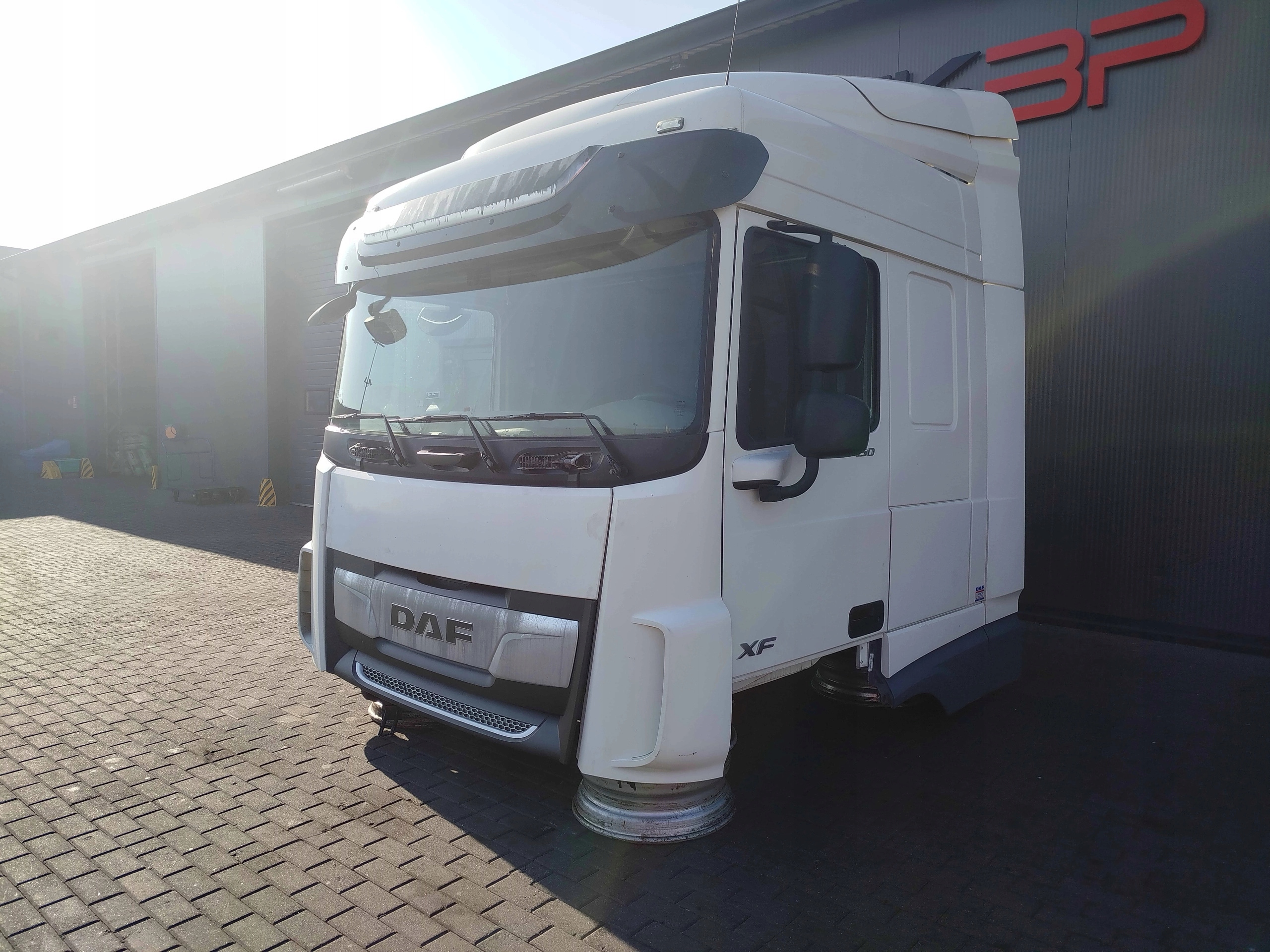 KABINA DAF XF 106 LIFT - obrazek 7