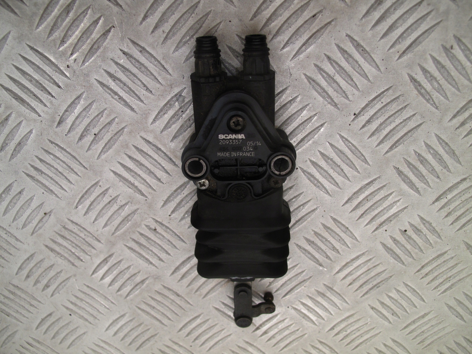 ZAWÓR REGULACJI POZIOMOWANIA PODUSZEK SCANIA R