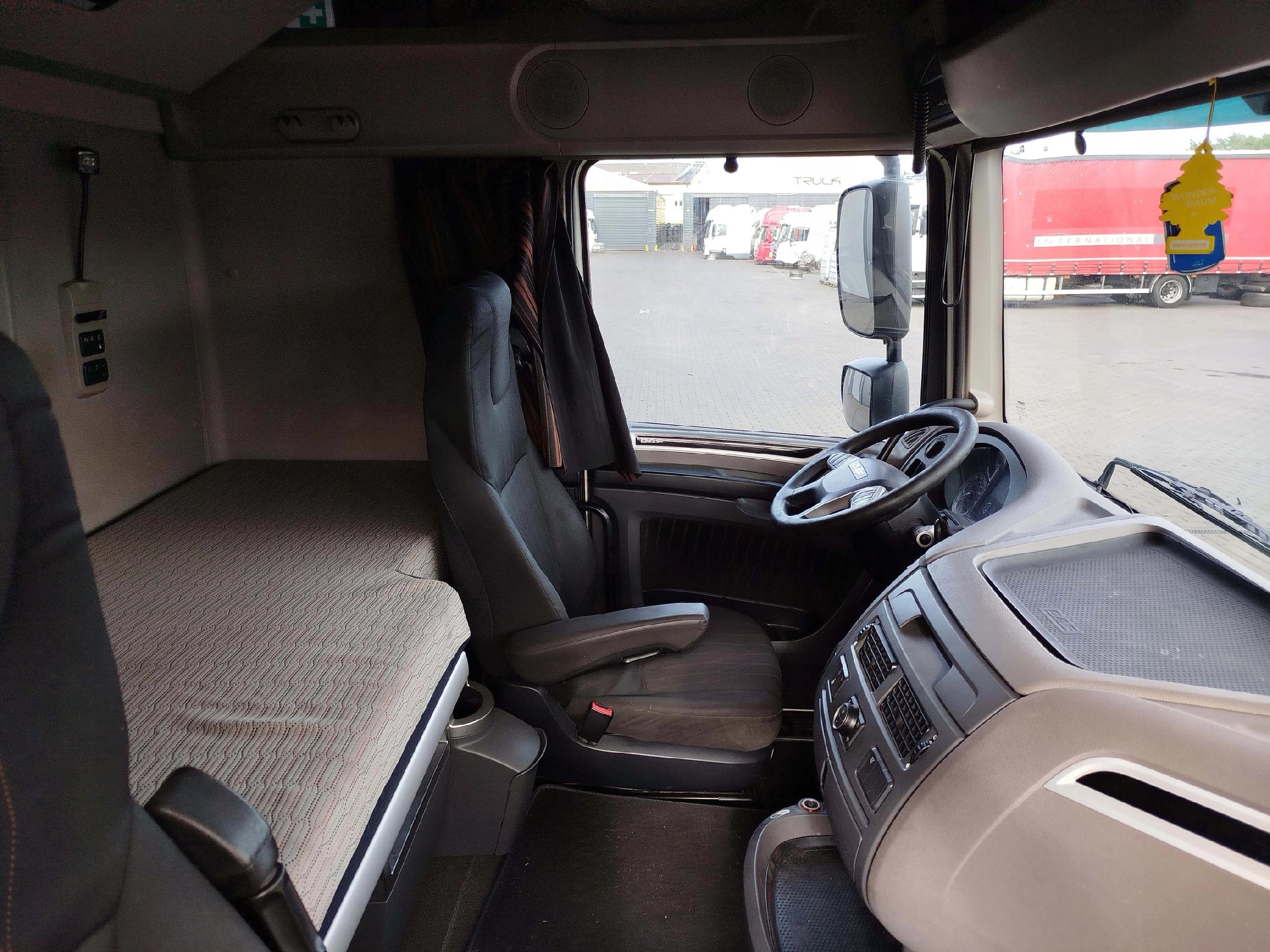 KABINA DAF XF 106 LIFT - obrazek 9