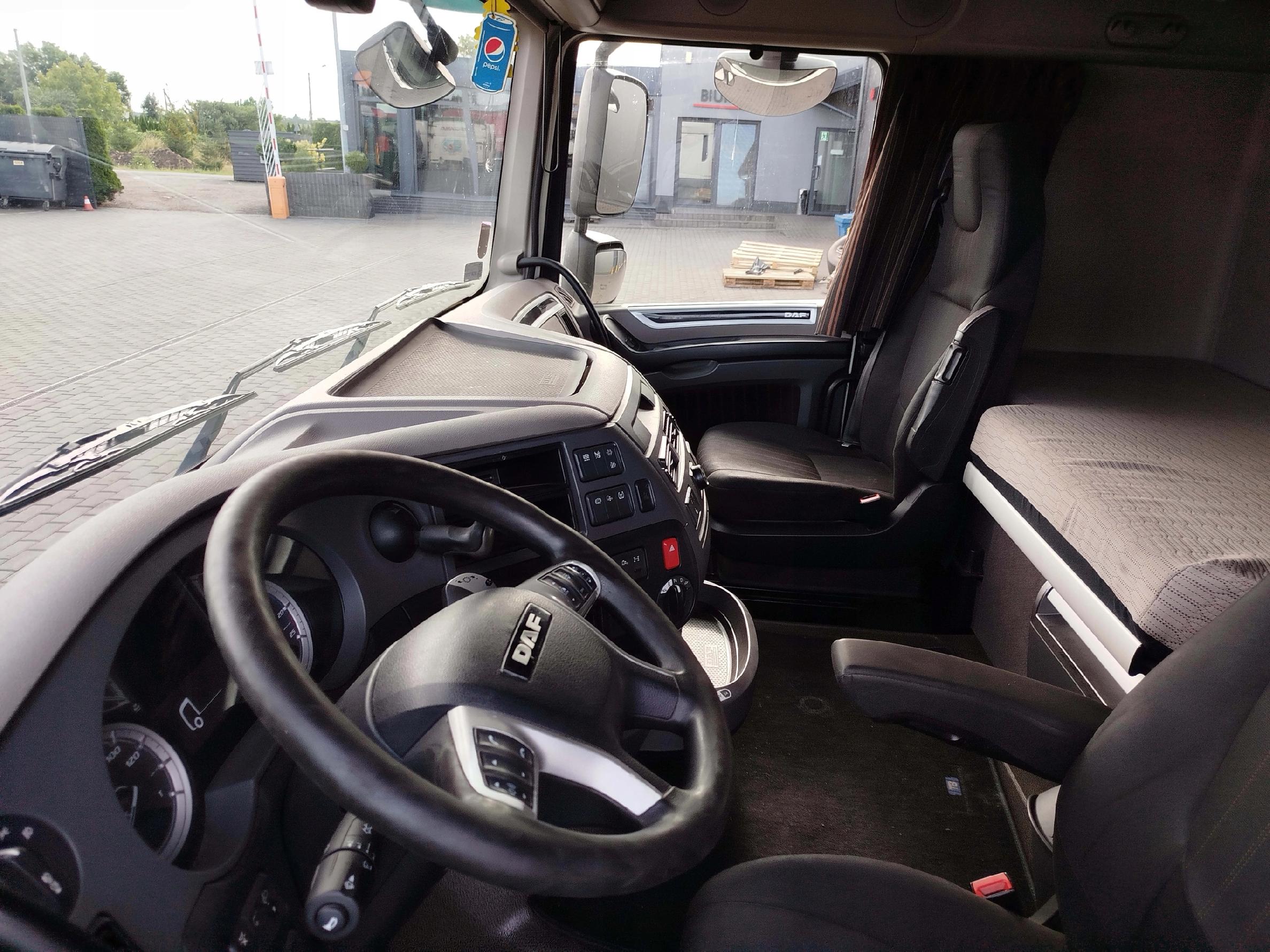 KABINA DAF XF 106 LIFT - obrazek 8