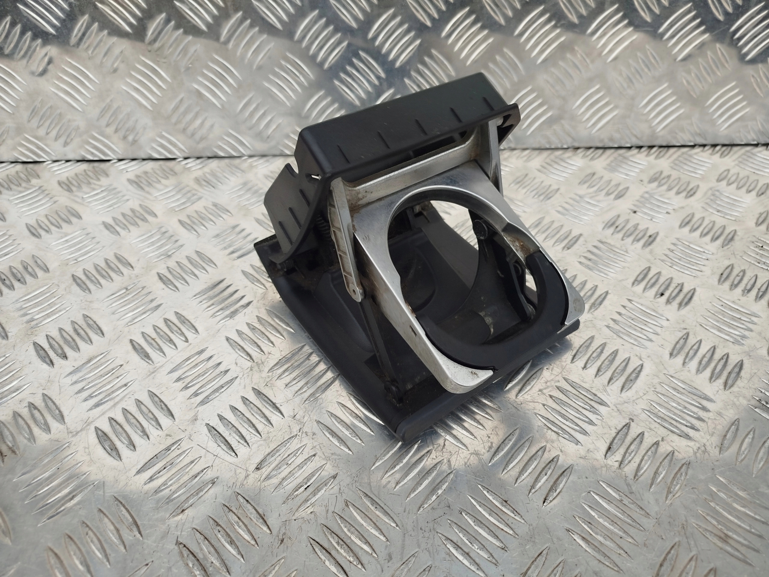 UCHWYT NA KUBEK SCANIA - obrazek 3