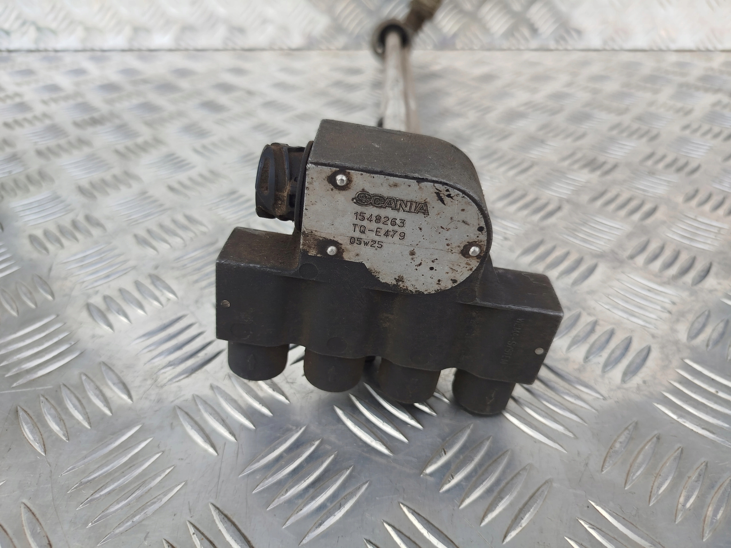 SMOK FAJKA CZUJNIK PALIWA SCANIA HPI MEGA EURO 5 - obrazek 4