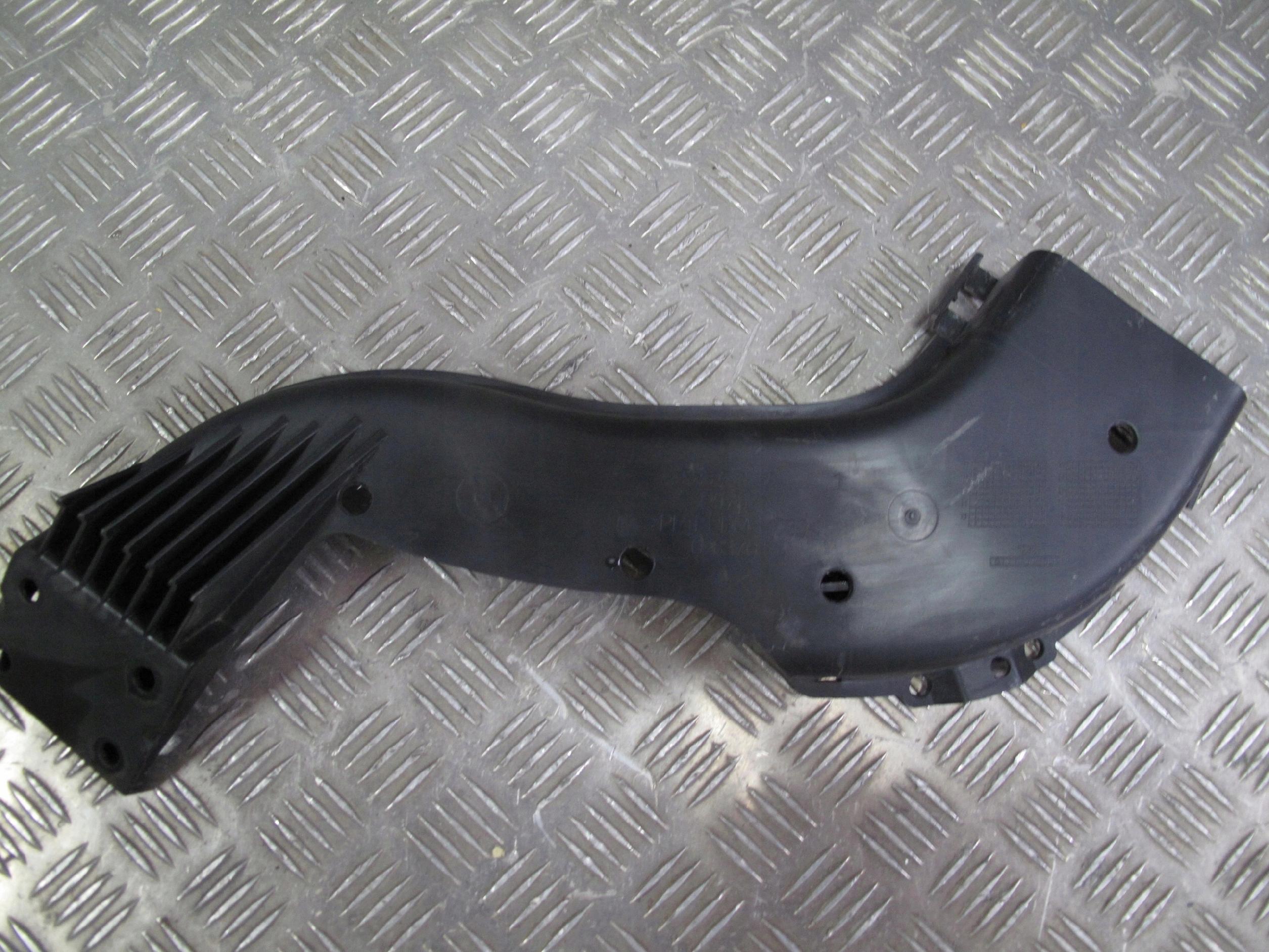 MOCOWANIE PRZEWODÓW ELEKTR KORYTKO SCANIA R S - obrazek 4