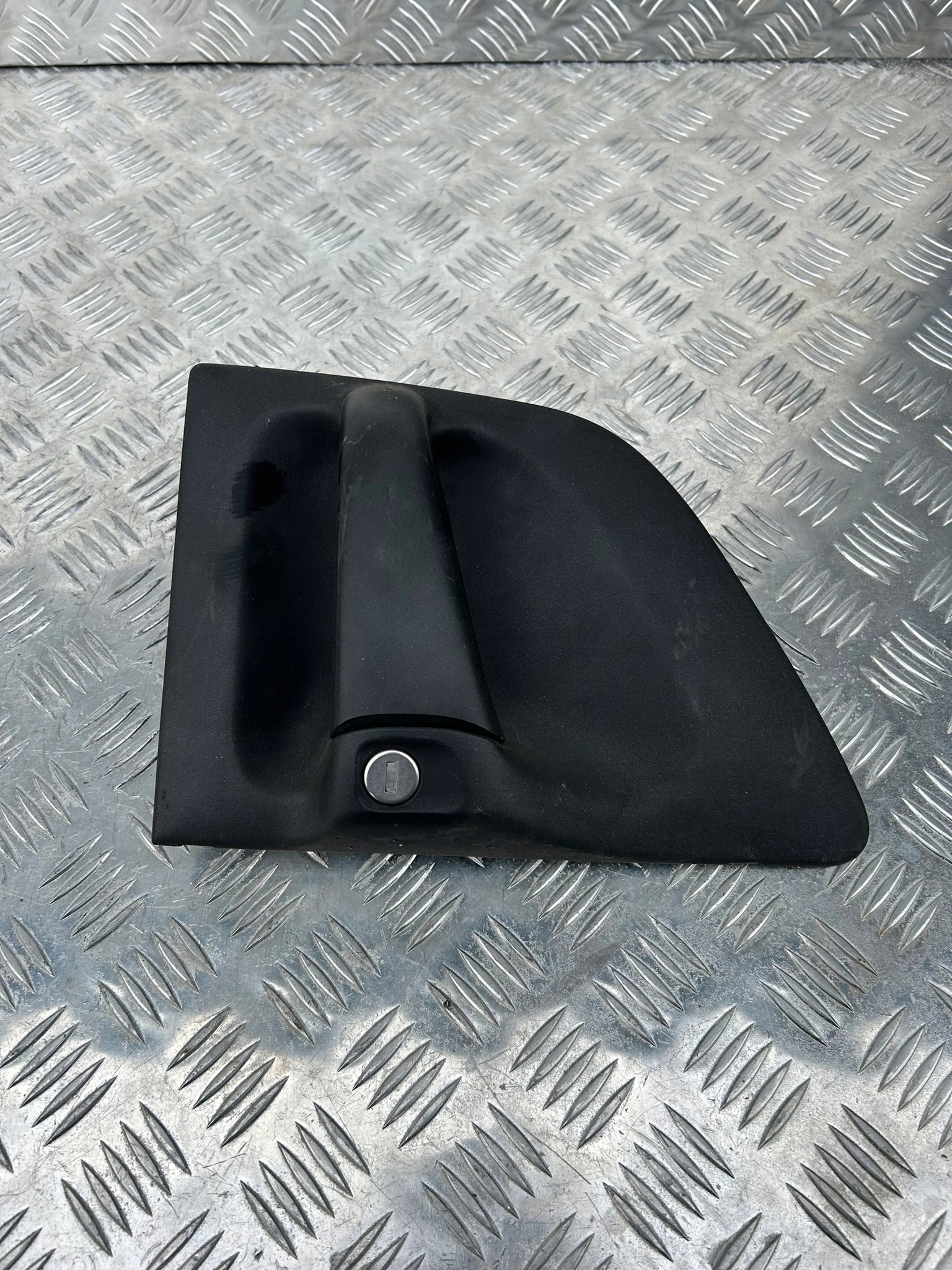 KLAMKA ZEWNĘTRZENA PRAWA SCANIA R