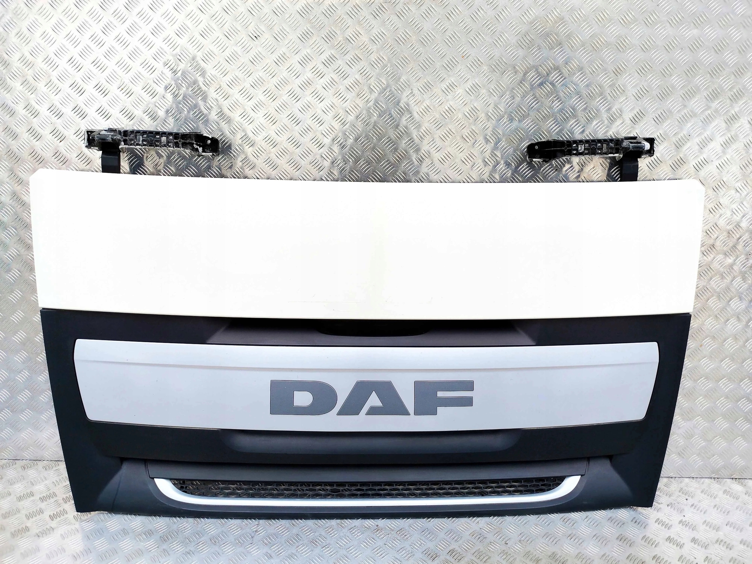 ATRAPA GÓRNA MASKA DAF XF 106 - obrazek 11