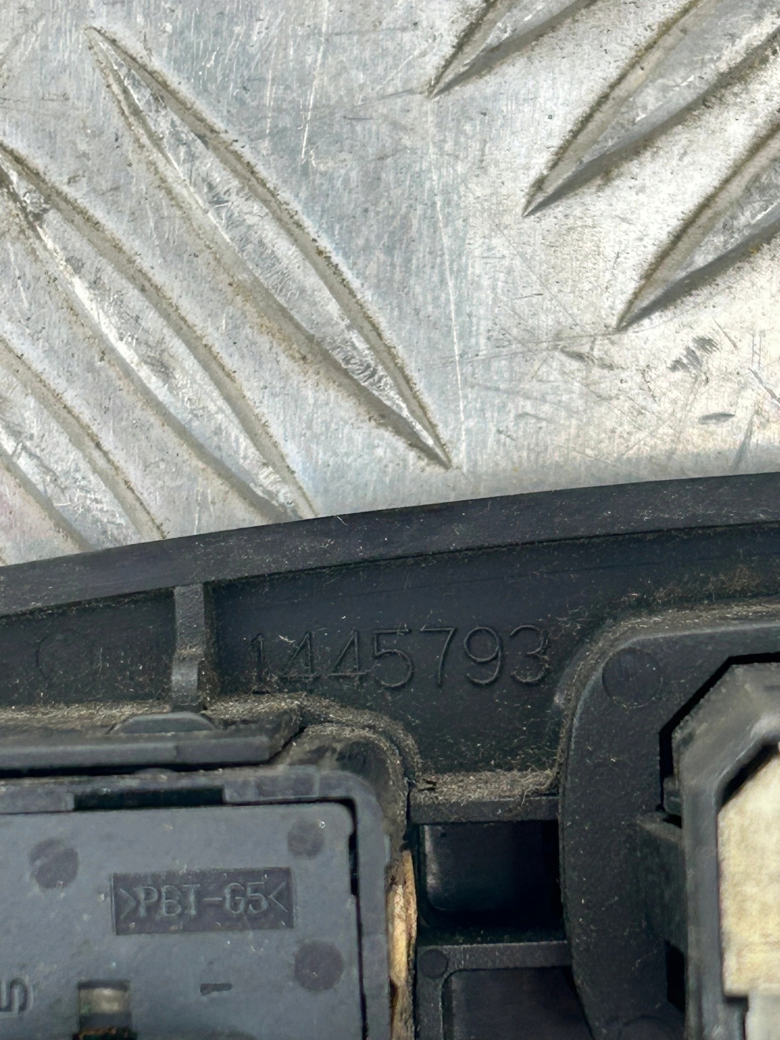 WŁĄCZNIK PRZEŁĄCZNIK SZYB I LUSTEREK SCANIA R - obrazek 2