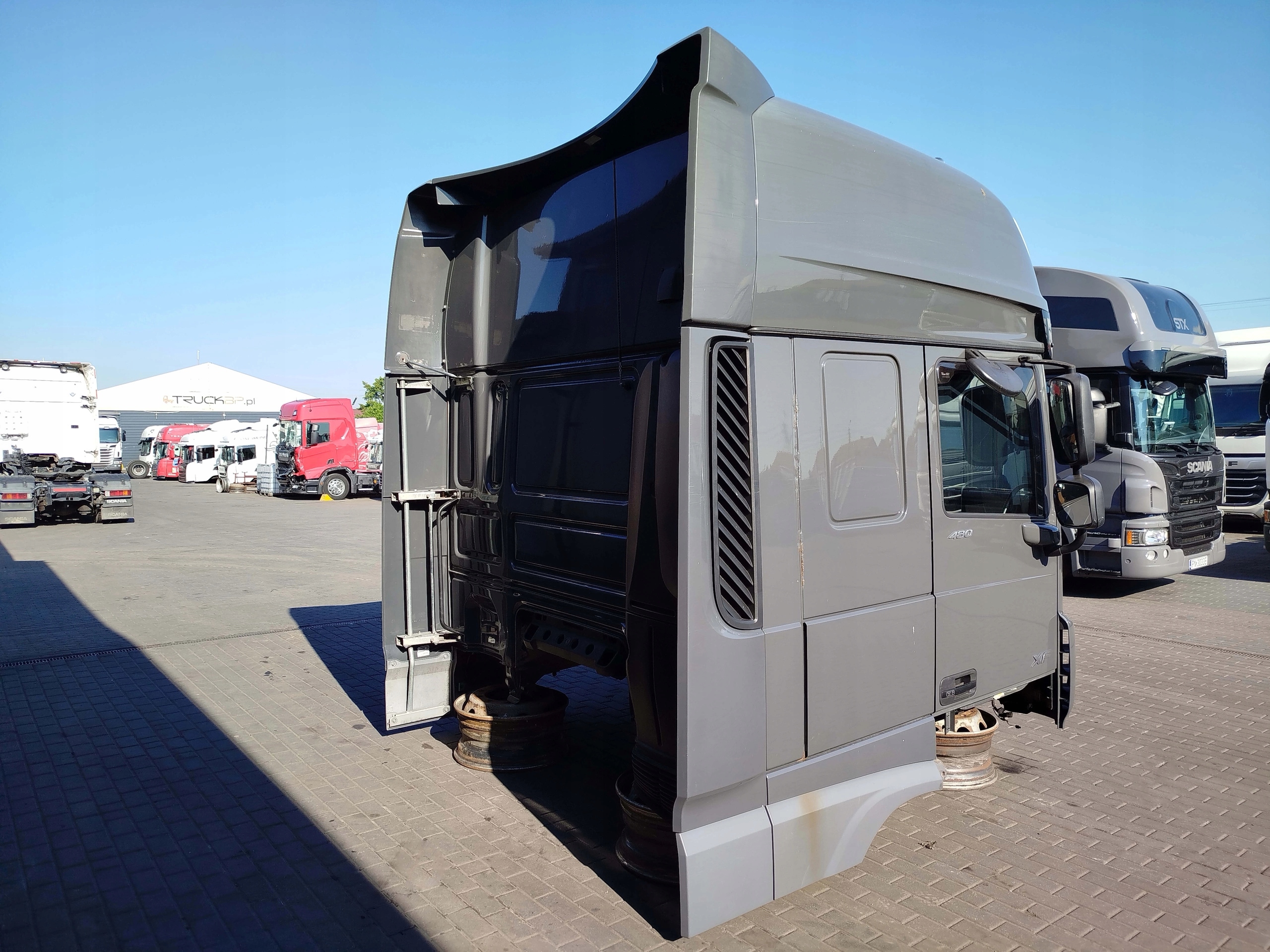 KABINA DAF XF 106 LIFT - obrazek 4