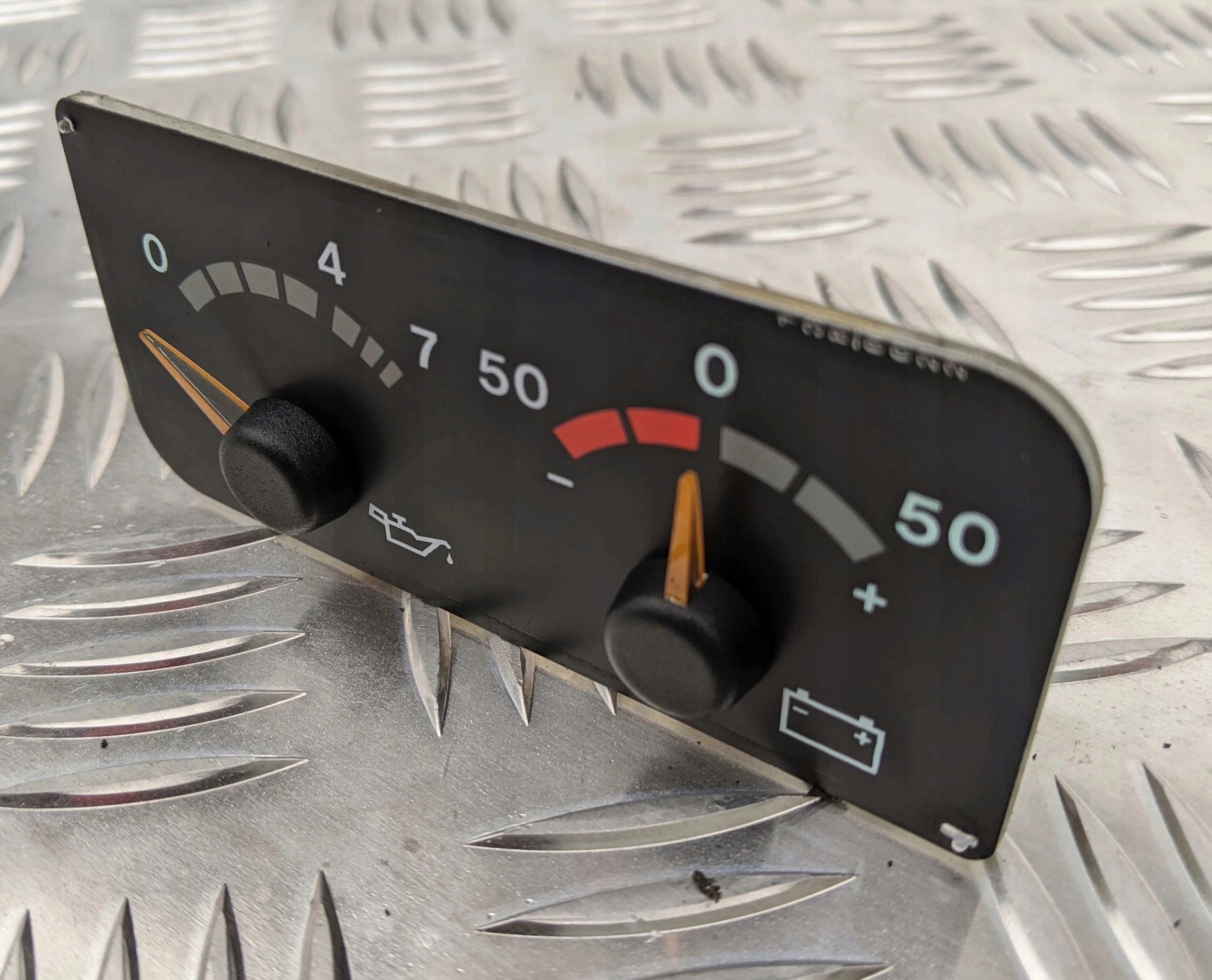 WSKAŹNIK OLEJU I DOŁADOWANIA AKUMULATORA SCANIA 4 - obrazek 3