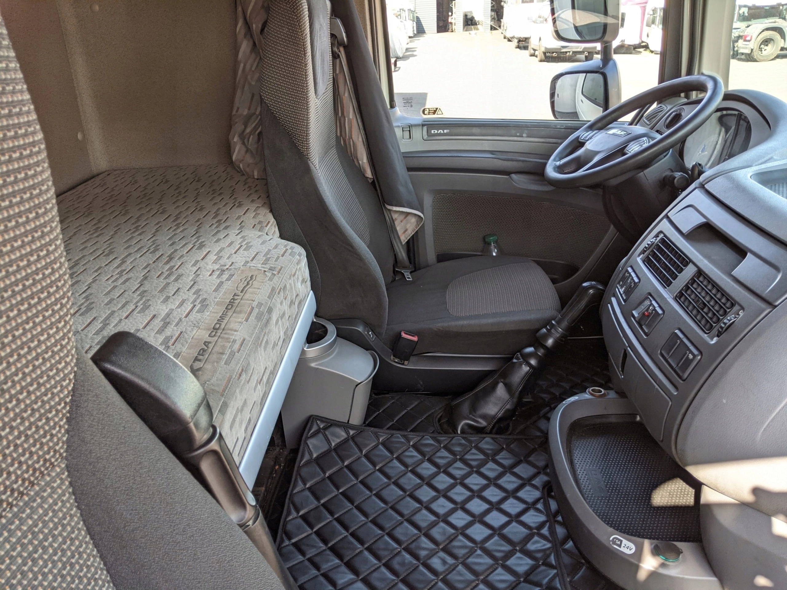 KABINA DAF XF 106 2014 ROK - obrazek 7
