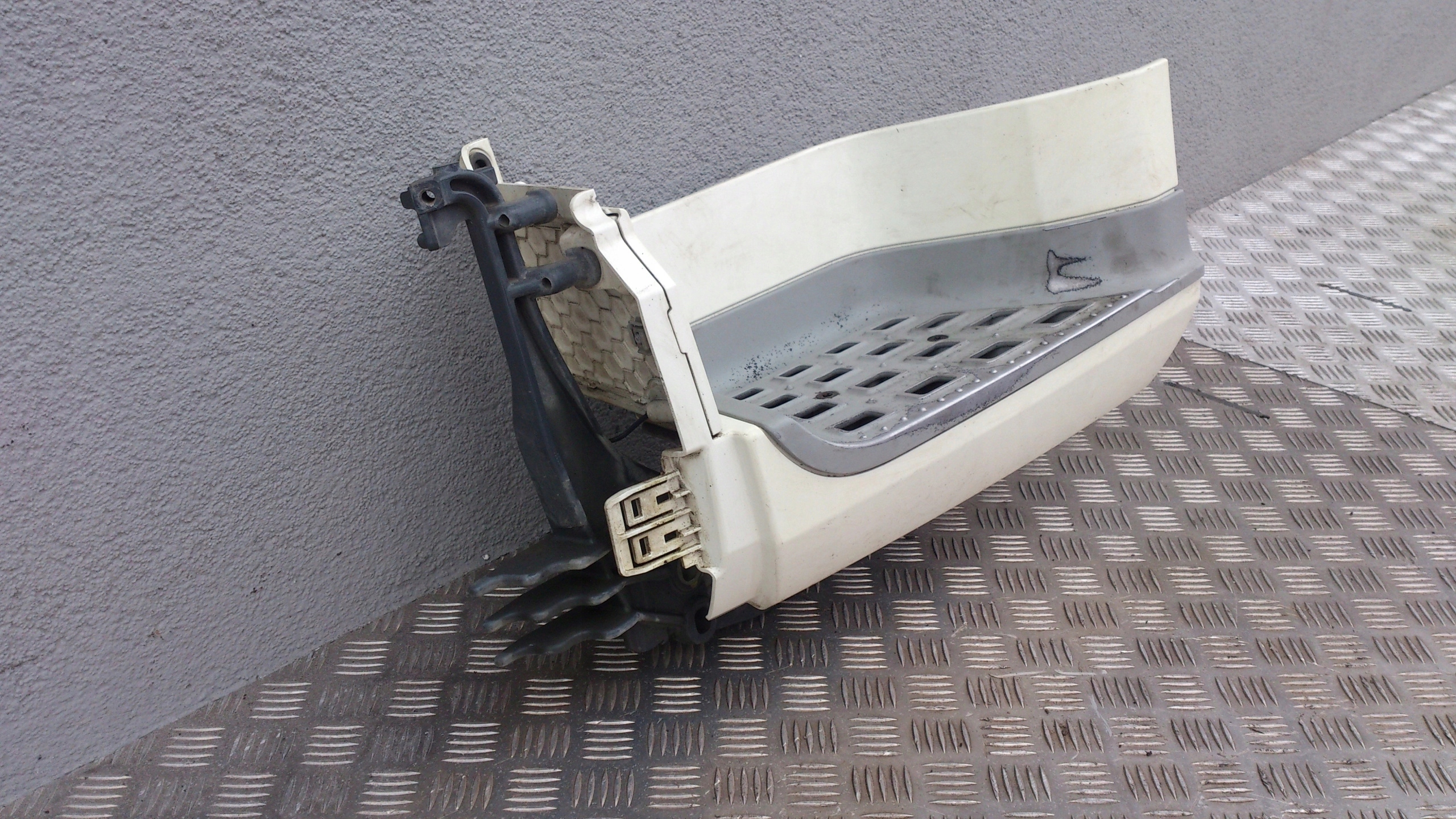 OBUDOWA POSZYCIE STOPNIA DOLNEGO DAF CF EURO 6 - obrazek 3