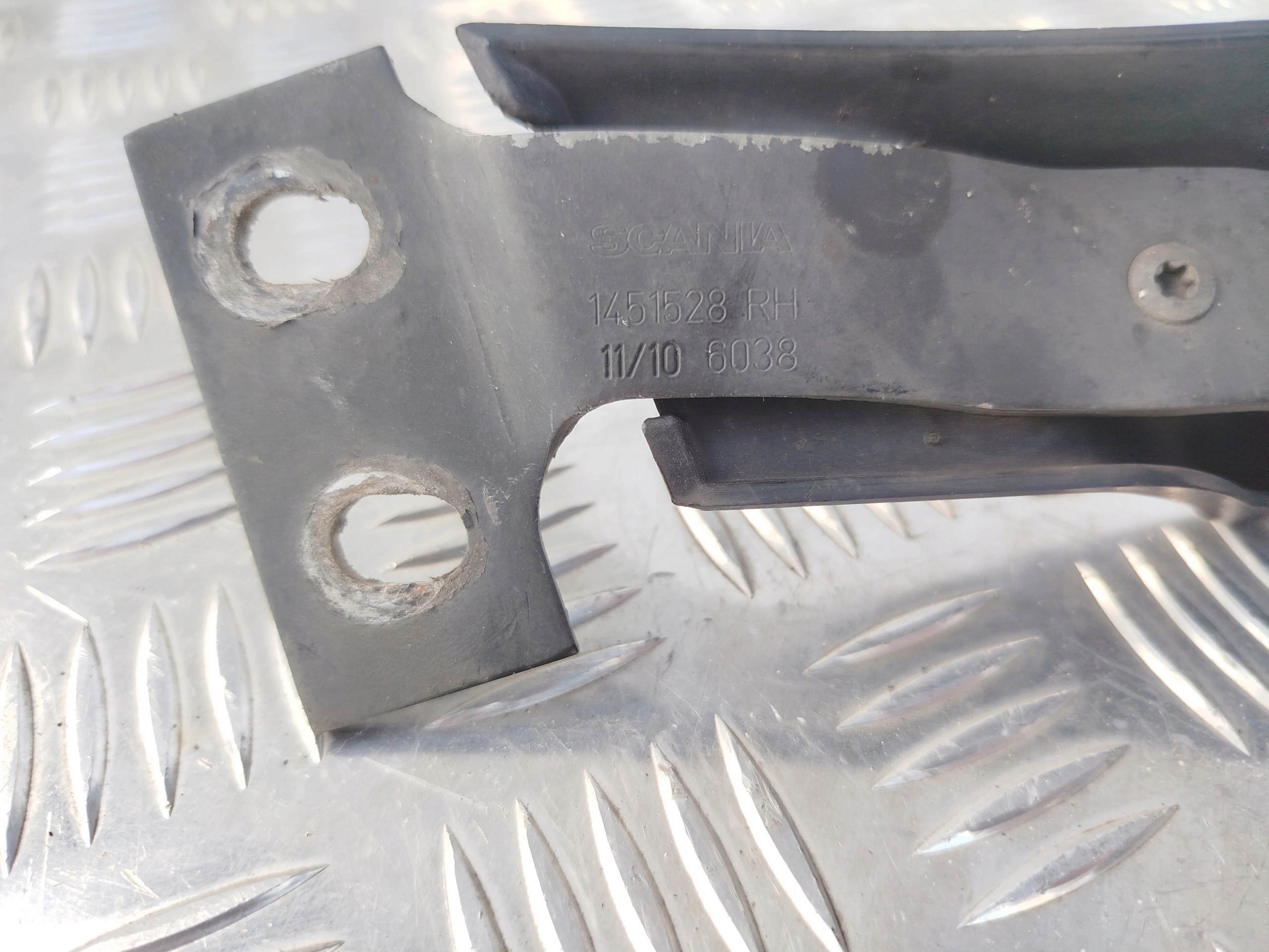 ZAWIAS ATRAPY PRAWY SCANIA R - obrazek 4