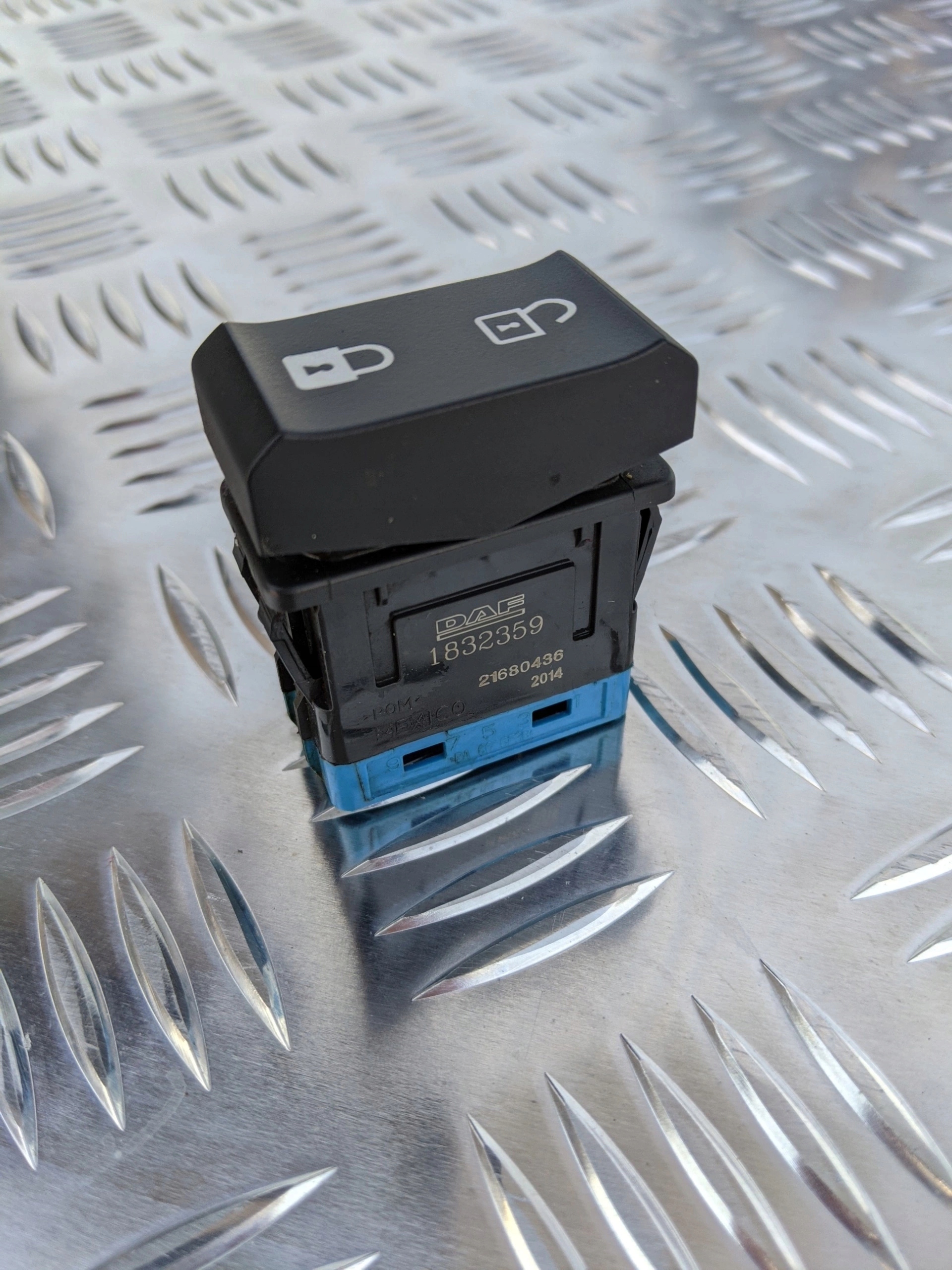 PRZYCISK DAF XF 106 - obrazek 2