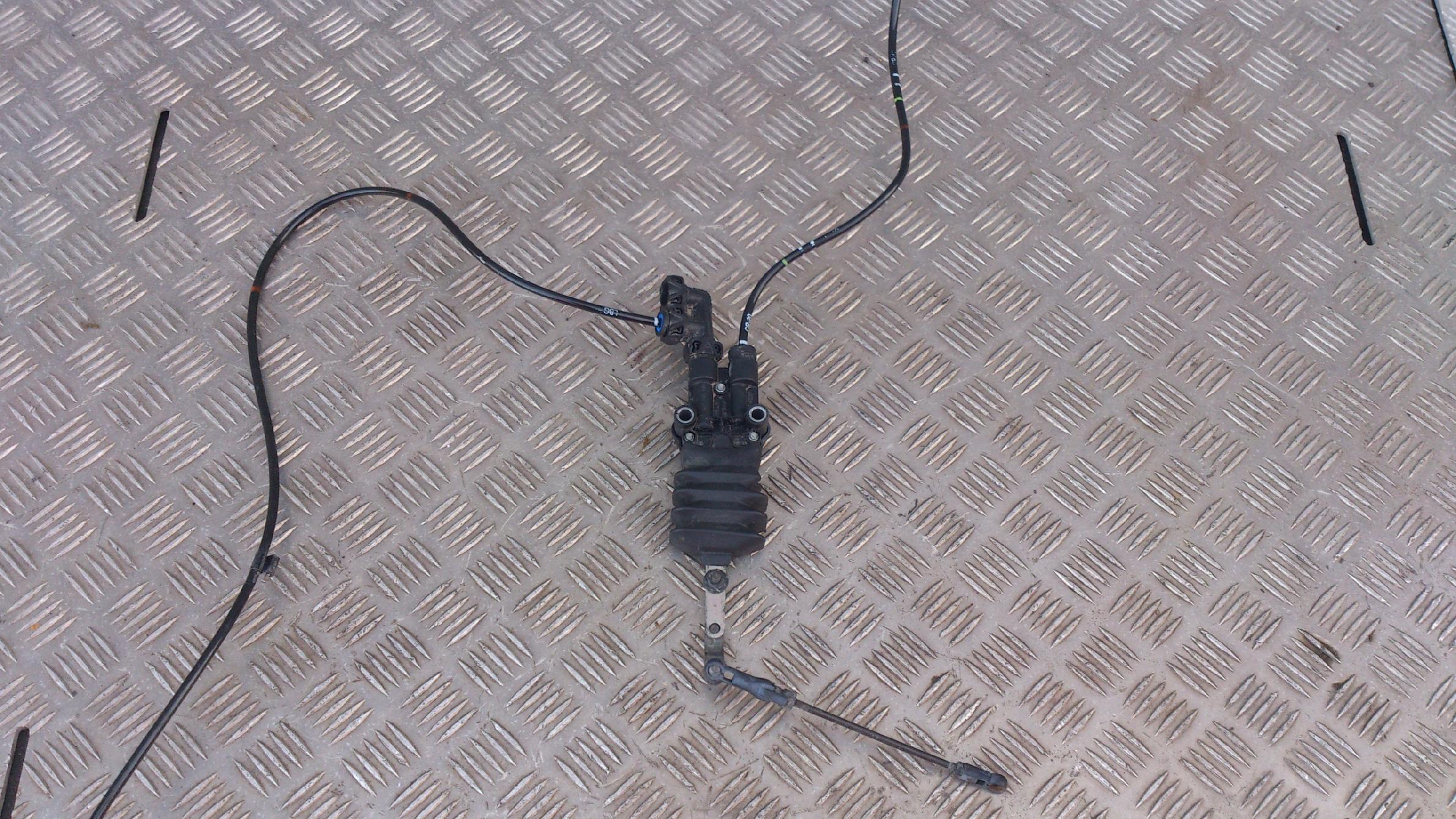 ZAWÓR POZIOMUJĄCY PODUSZKI SCANIA R S - obrazek 4