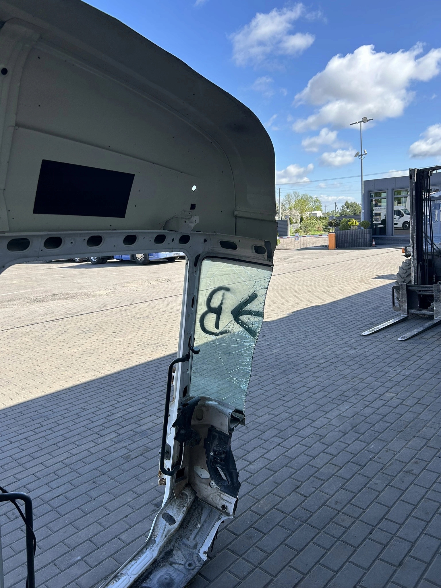 BOK KABINY DUŻY SCHOWEK SCANIA R HIGHLINE - obrazek 5