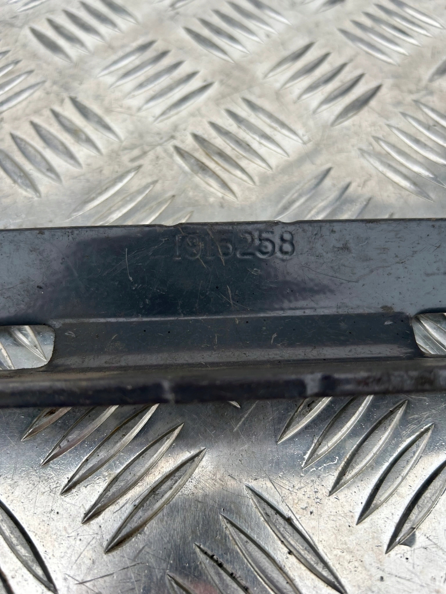 WSPORNIK POMPY PODNOŚNIKA KABINY SCANIA R - obrazek 2