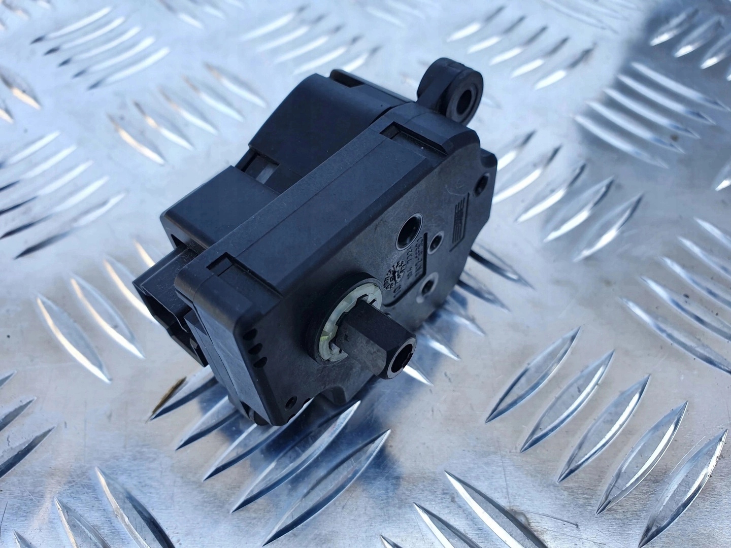 SILNICZEK RECYLKULACJI KLAP NAWIEWU SCANIA R - obrazek 2