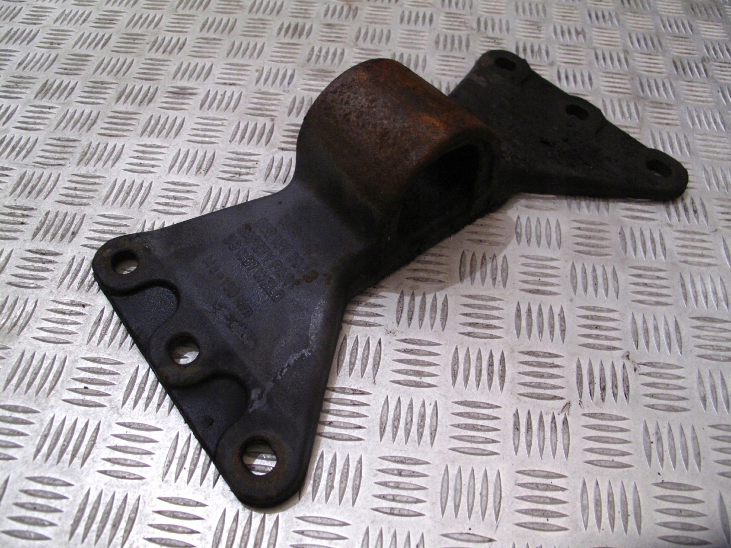 PODSTAWA ŁAPA MOCOWANIE SIODŁA SCANIA