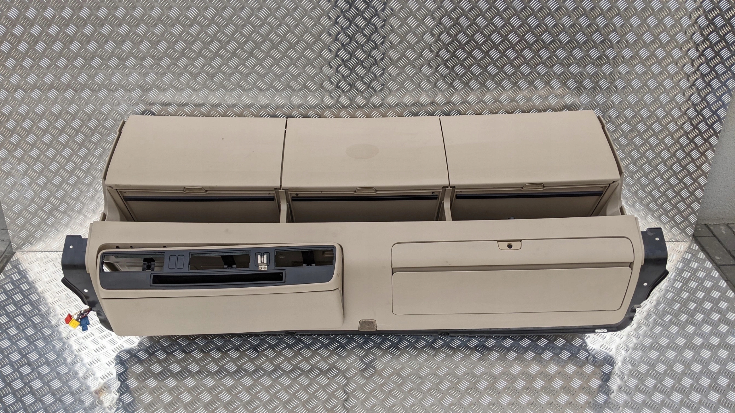 PÓŁKA KOKPIT GÓRNY SCANIA R STREAMLINE - obrazek 9