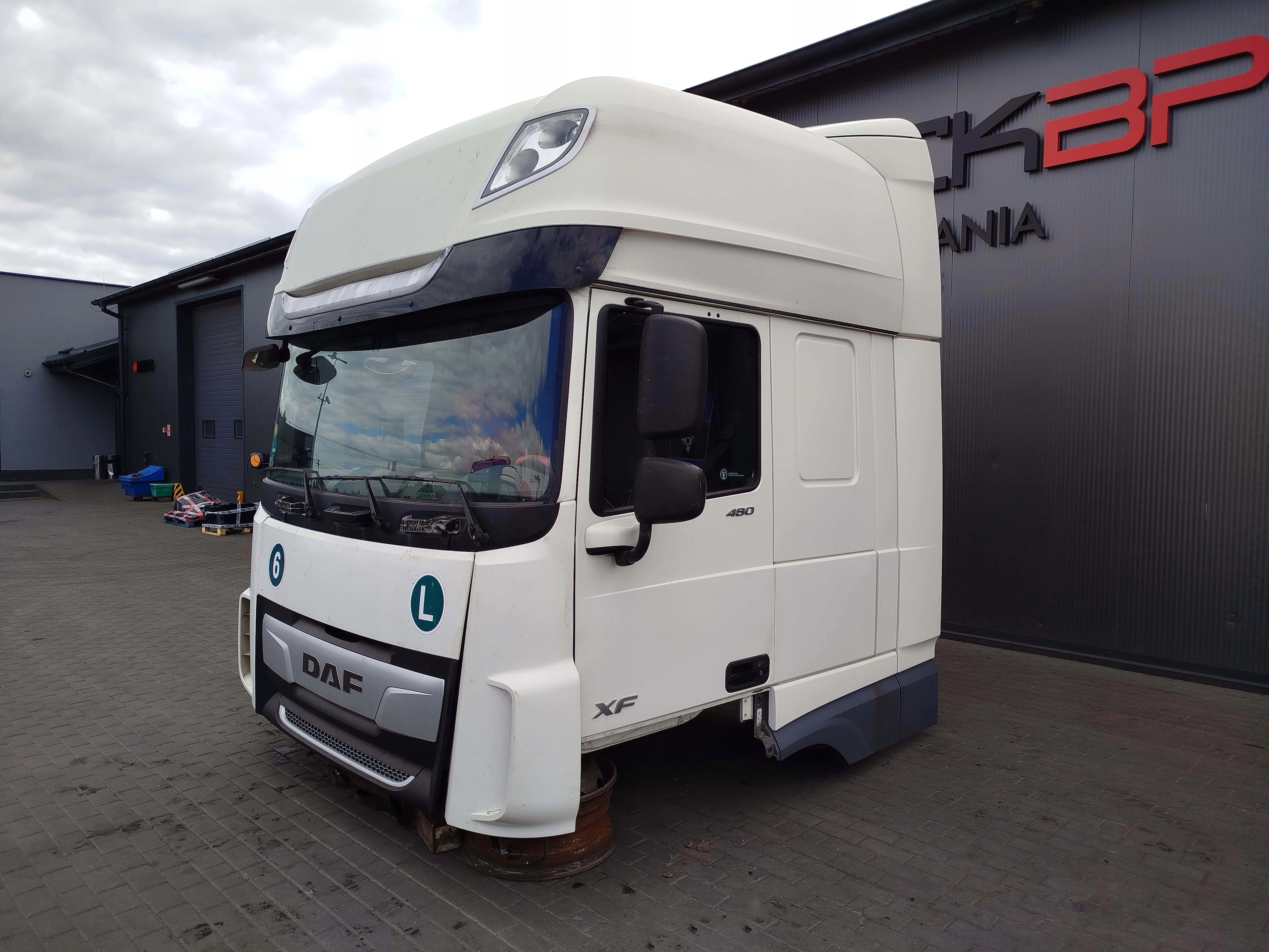 KABINA DAF XF 106 LIFT - obrazek 7