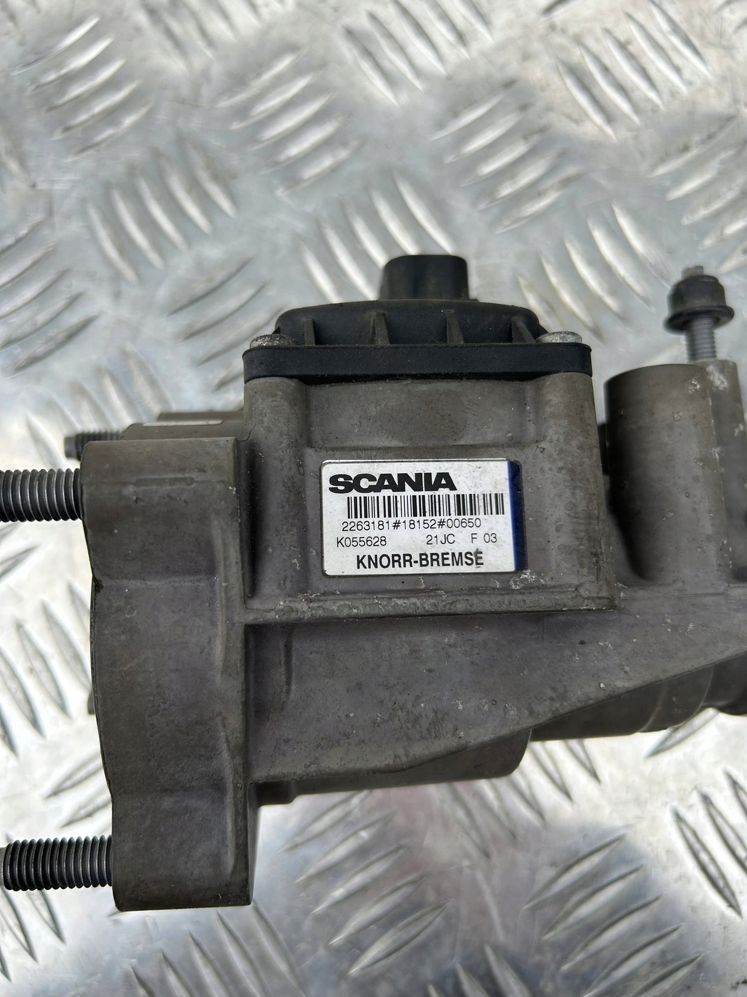 ZAWÓR HAMULCA POD PEDAŁ SCANIA NEXT GEN NTG - obrazek 3