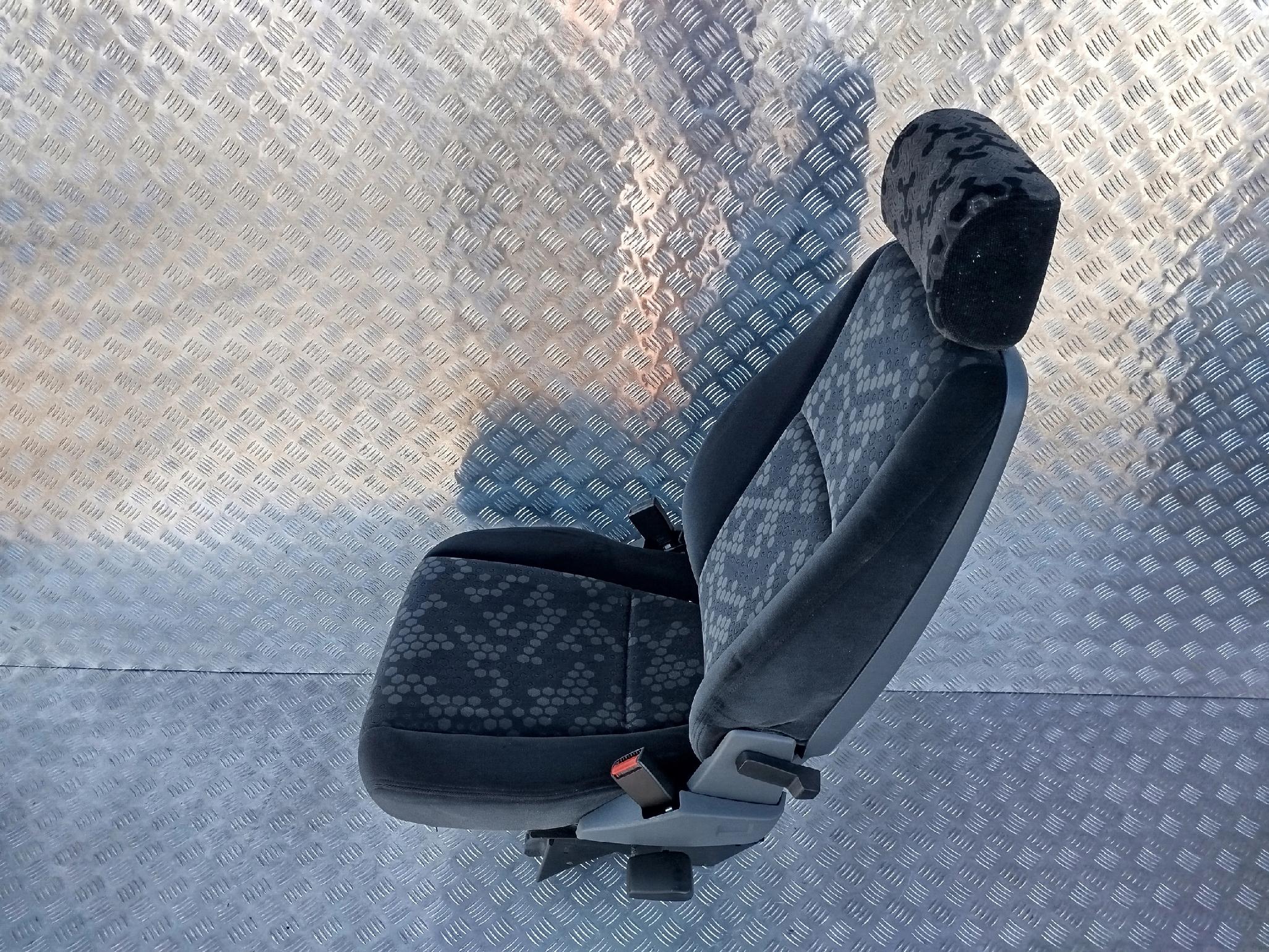 FOTEL PASAŻERA SZTYWNY SCANIA STREAMLINE - obrazek 5