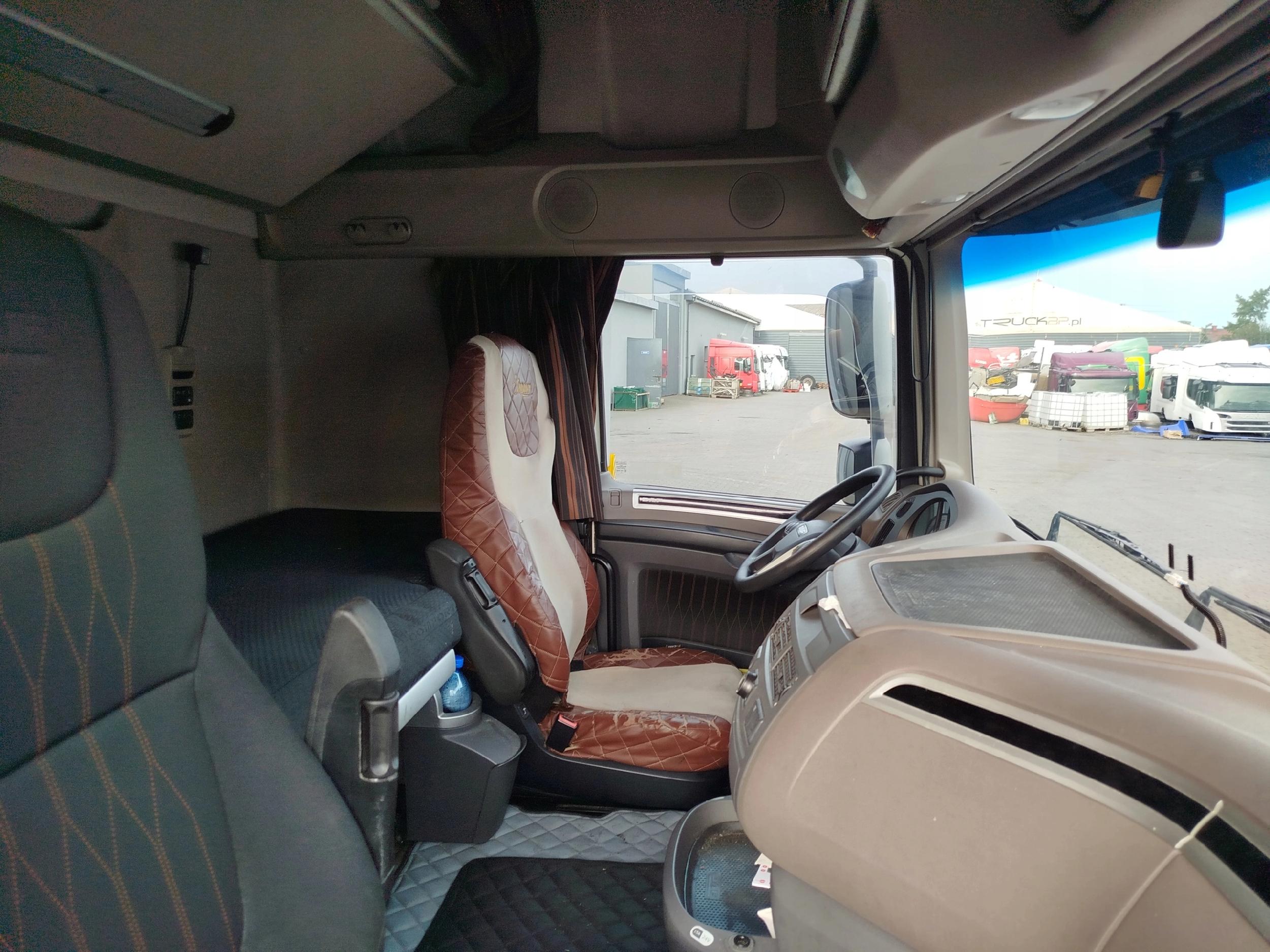 KABINA DAF XF 106 LIFT - obrazek 9