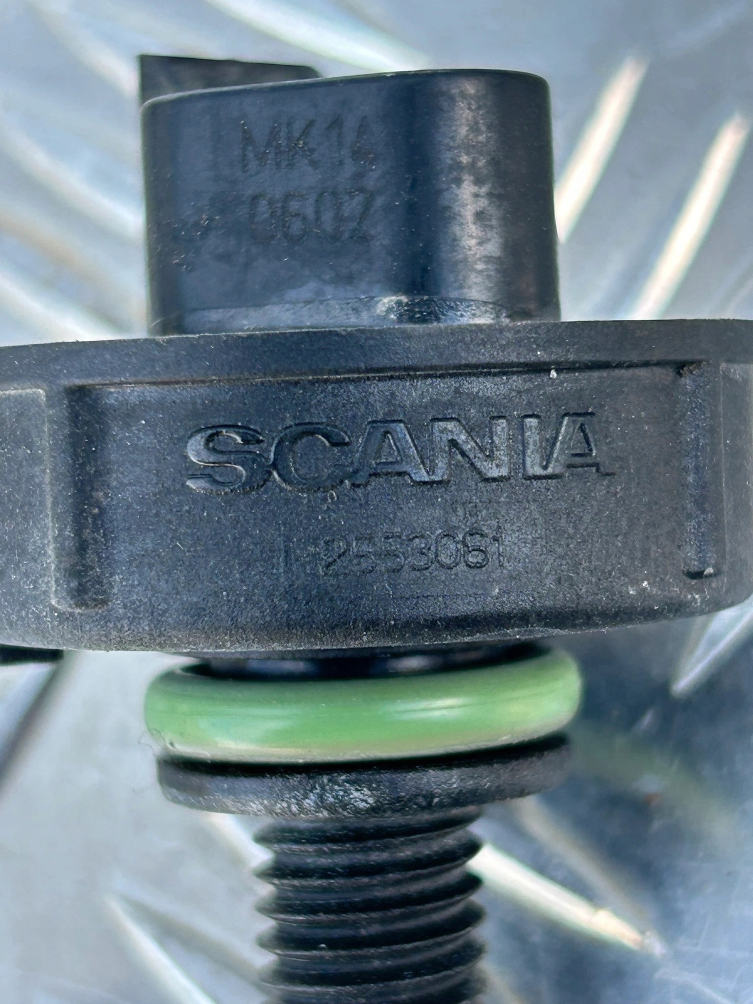 CZUJNIK ZAWÓR POZIOMU CIECZY CHŁODZĄCEJ SCANIA R - obrazek 2