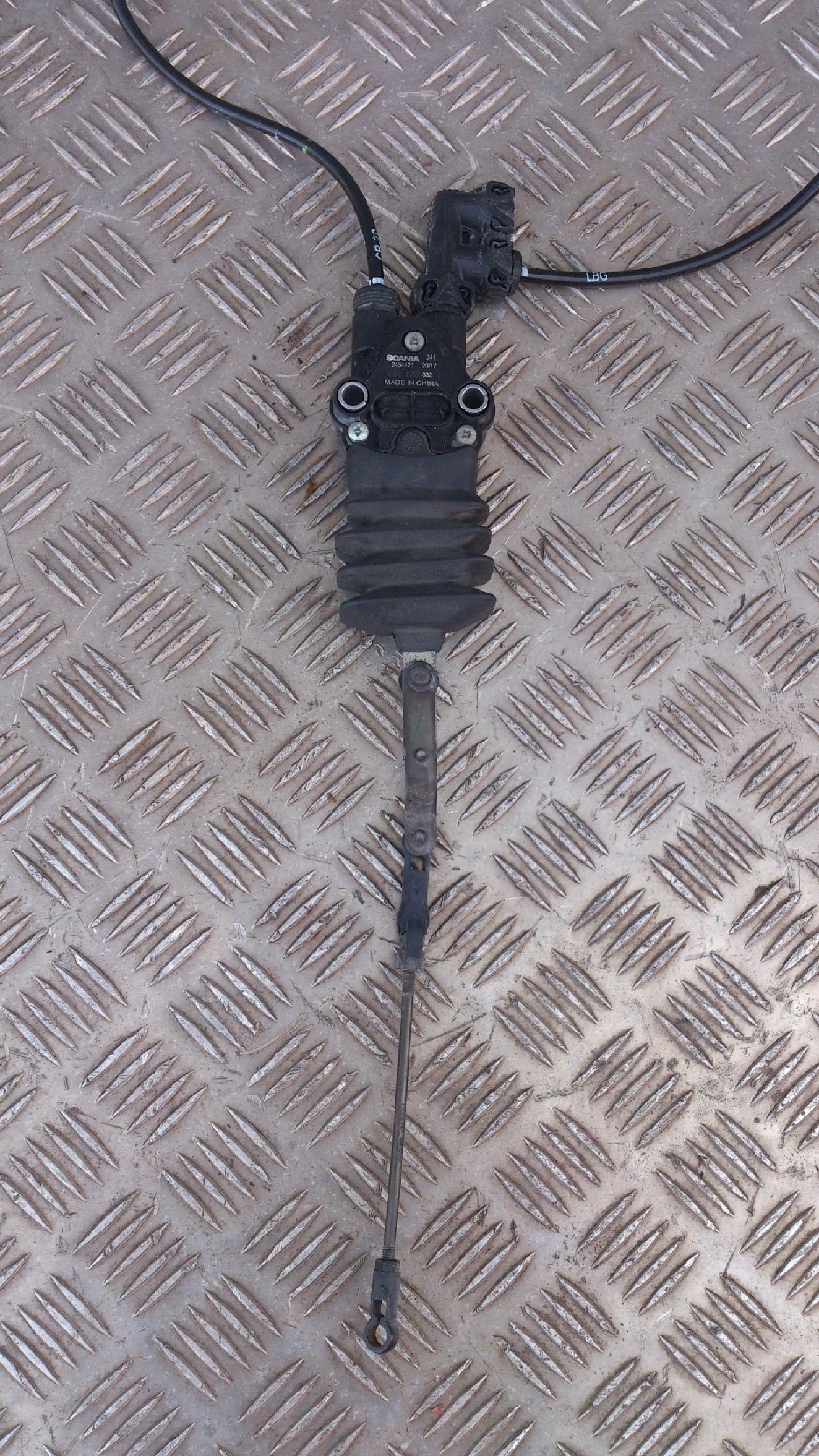 ZAWÓR POZIOMUJĄCY PODUSZKI SCANIA R S