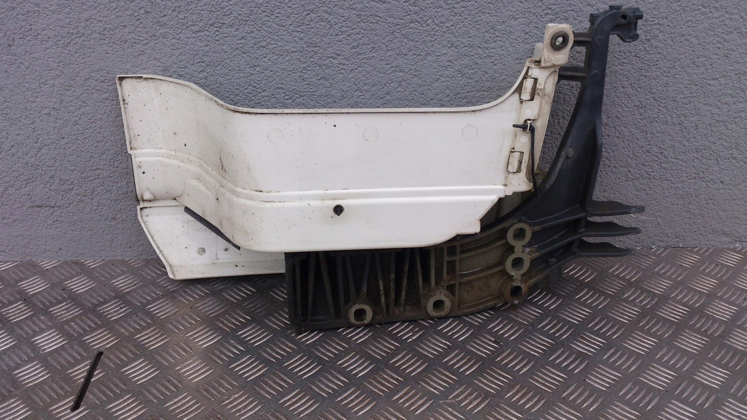 OBUDOWA POSZYCIE STOPNIA DOLNEGO DAF CF EURO 6 - obrazek 4