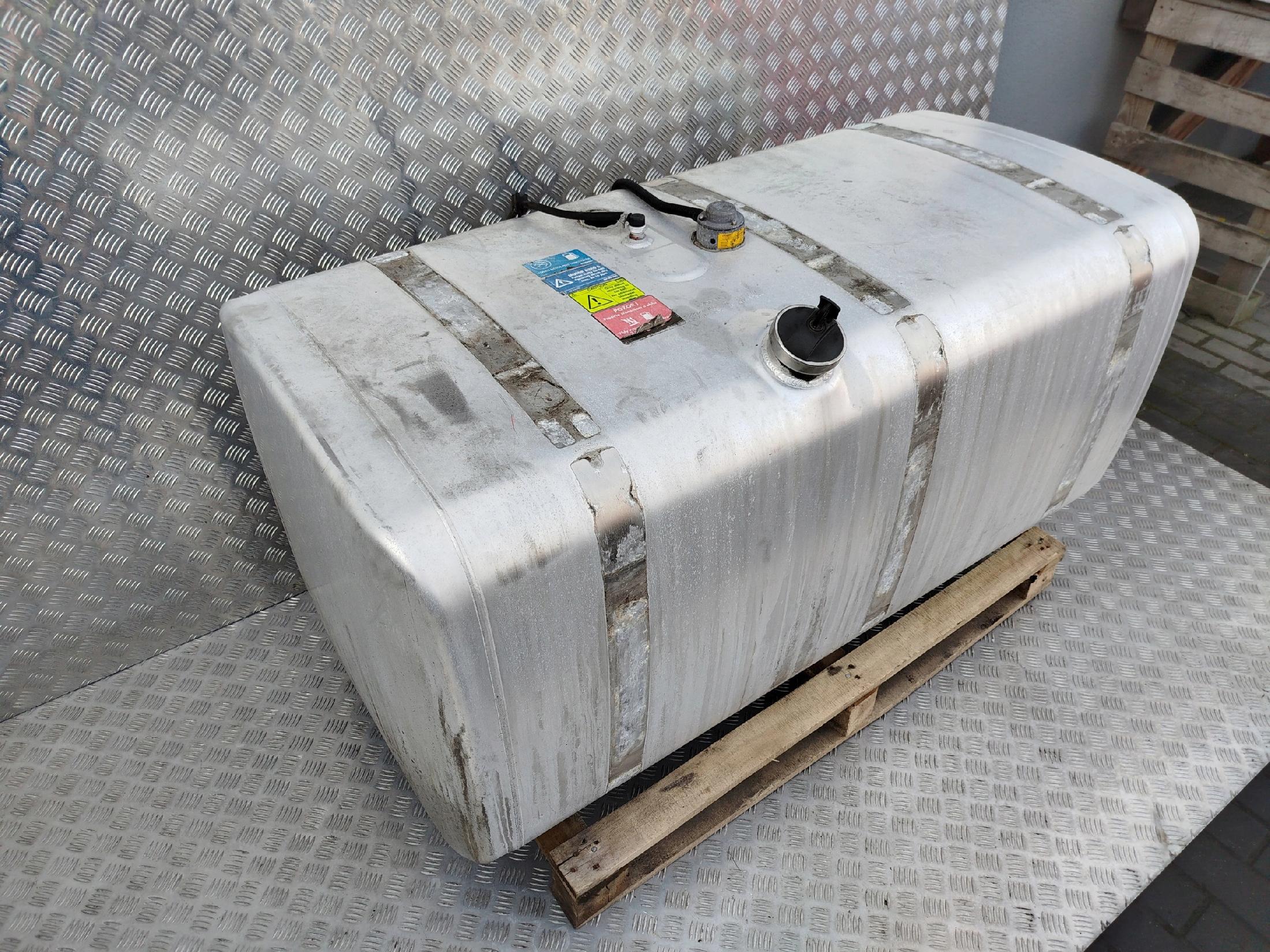 ZBIORNIK PALIWA SCANIA XW 700L - obrazek 2