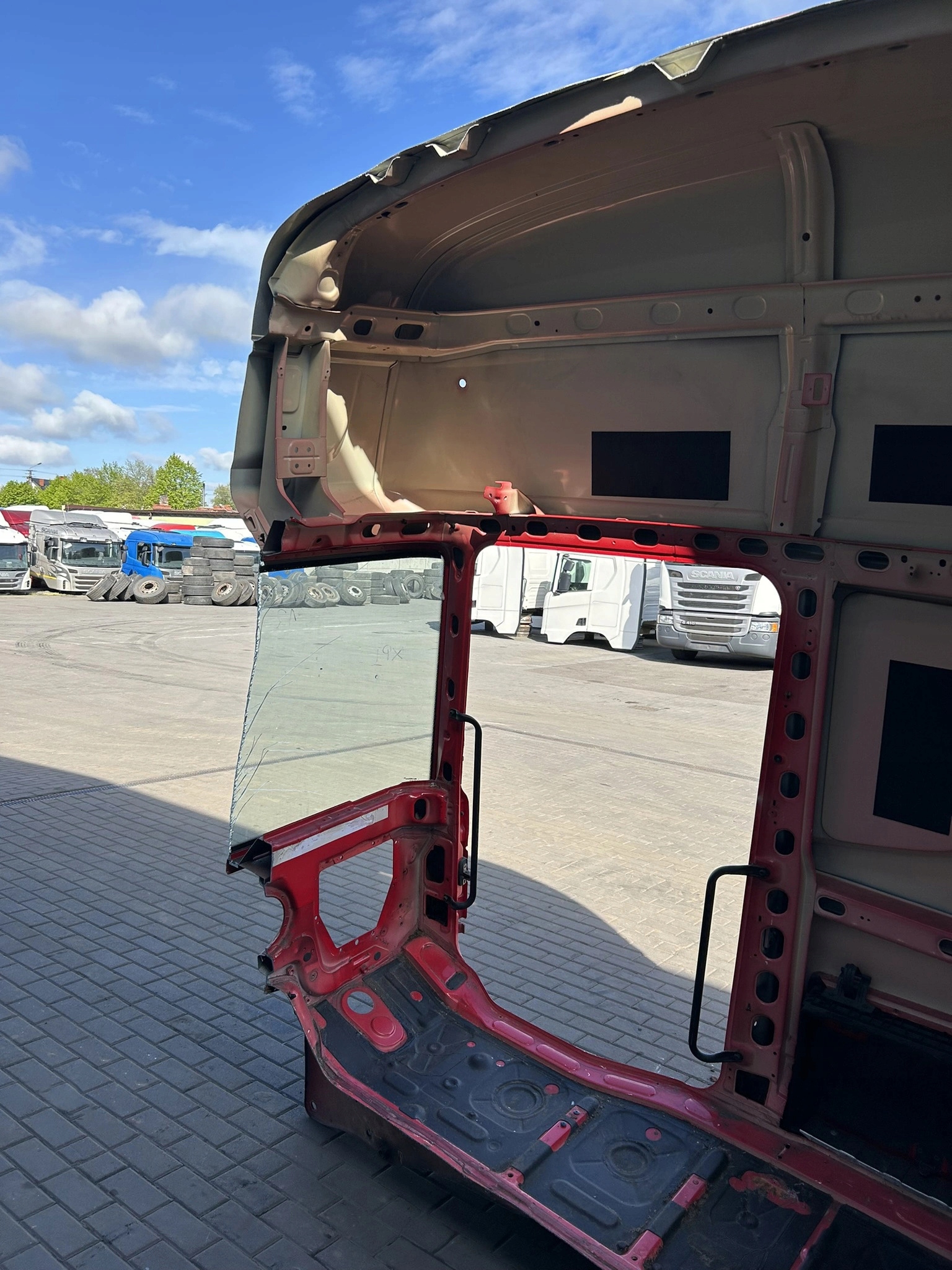 BOK KABINY DUŻY SCHOWEK SCANIA R TOPLINE - obrazek 5