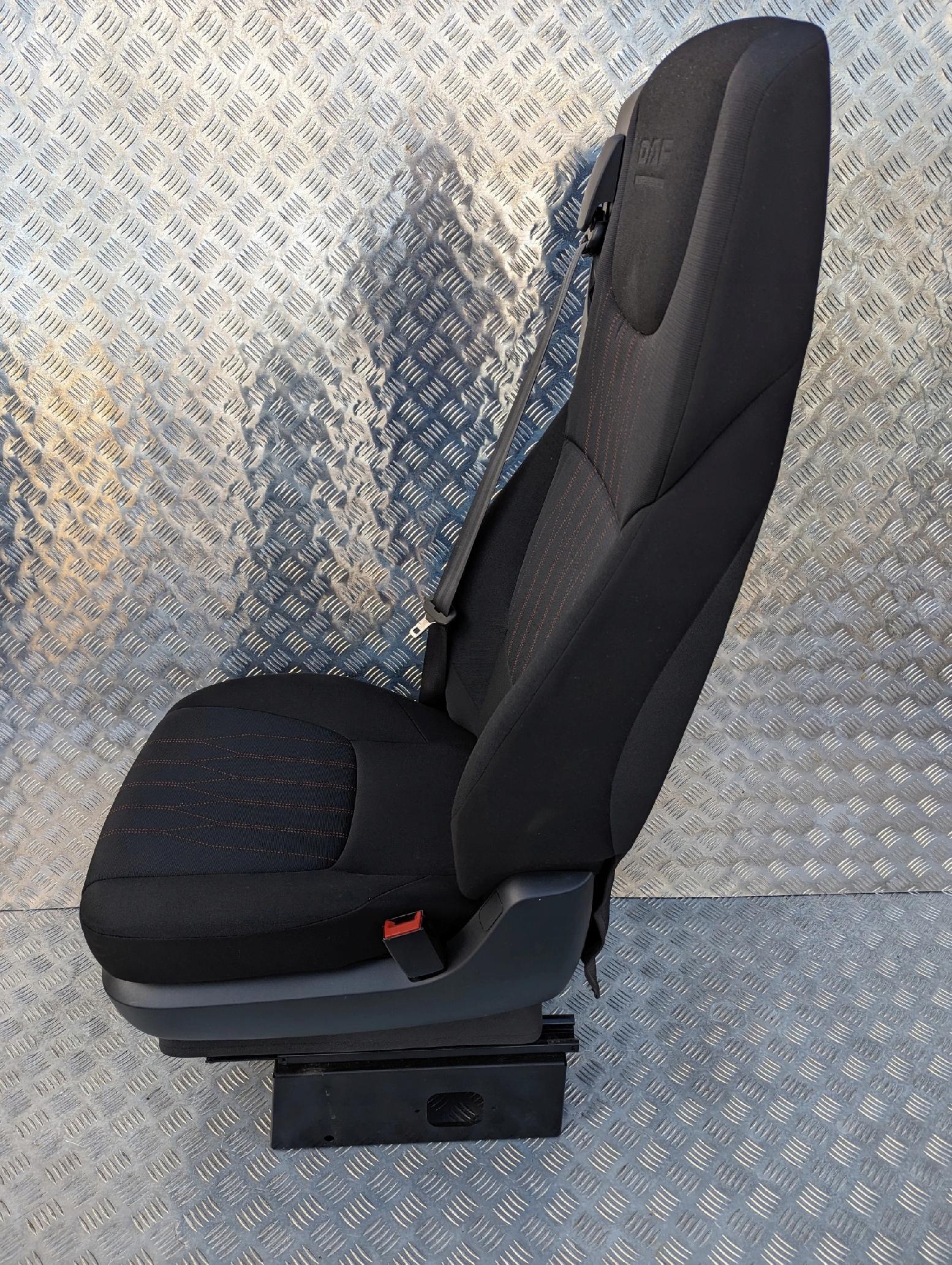 FOTEL PASAŻERA DAF XF 106 LIFT - obrazek 3