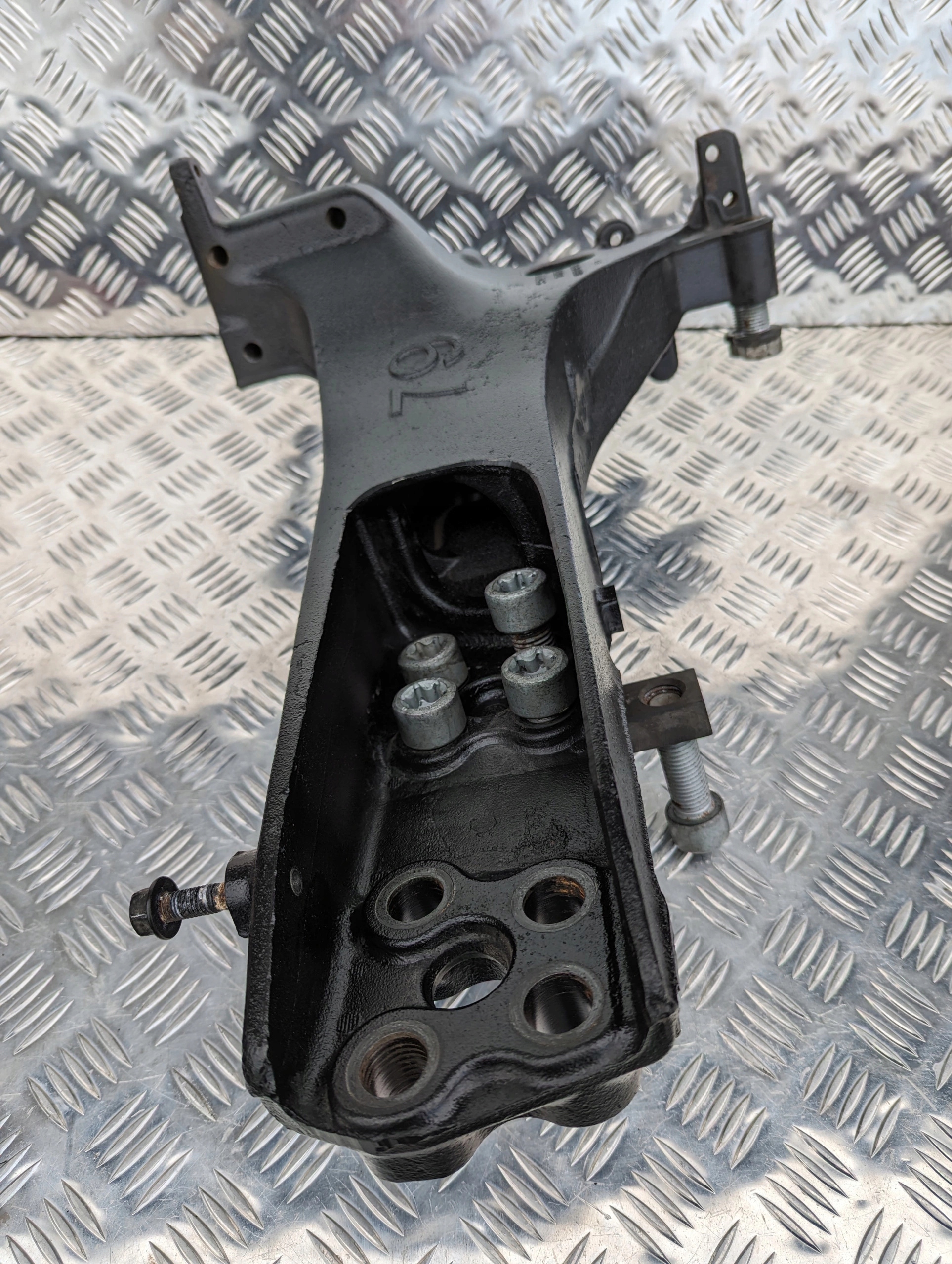 WSPORNIK BAZOWY SCANIA P NTG PRAWA STRONA - obrazek 3