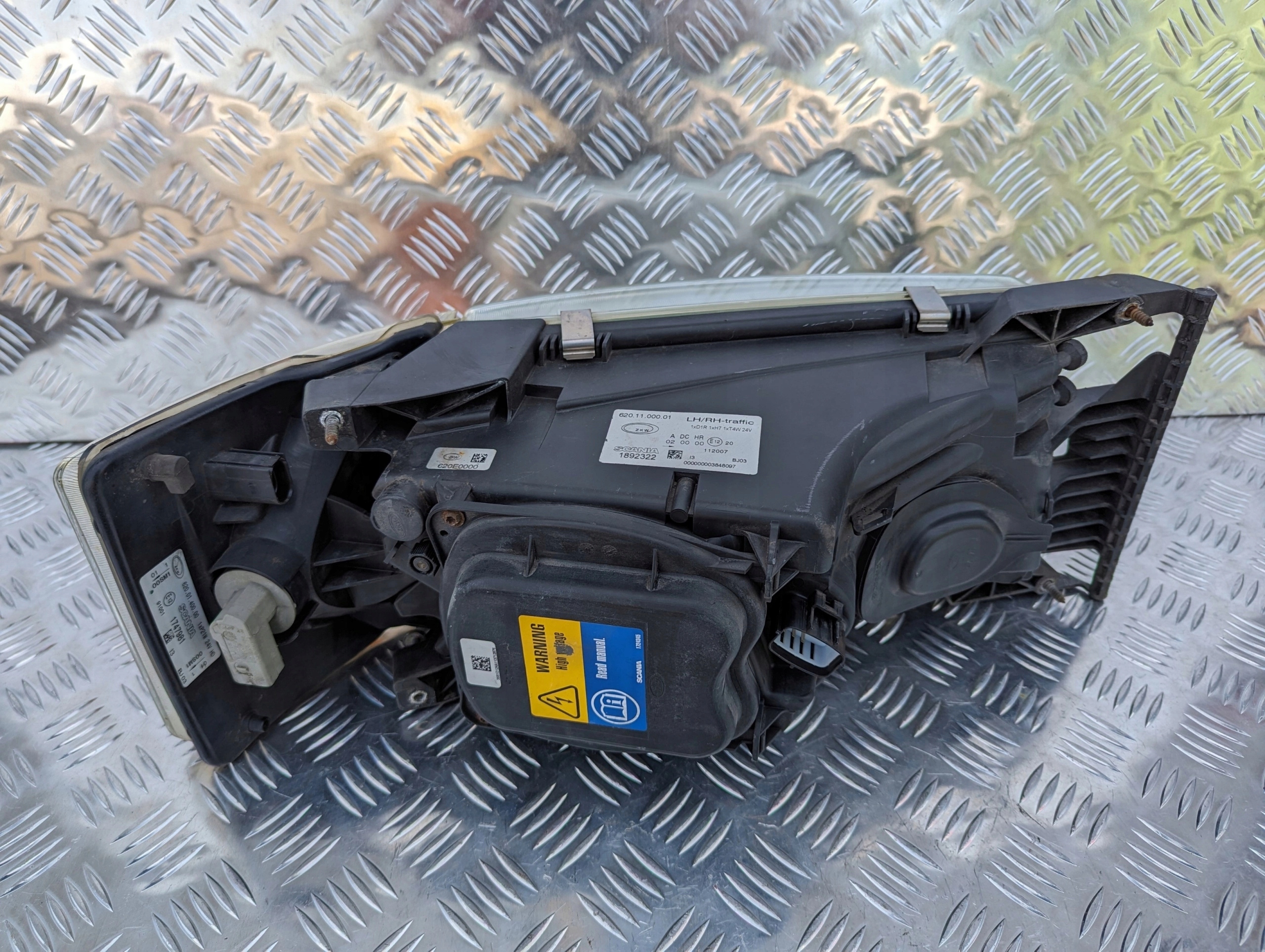 REFLEKTOR LAMPA PRZEDNIA LEWA SCANIA R - obrazek 3