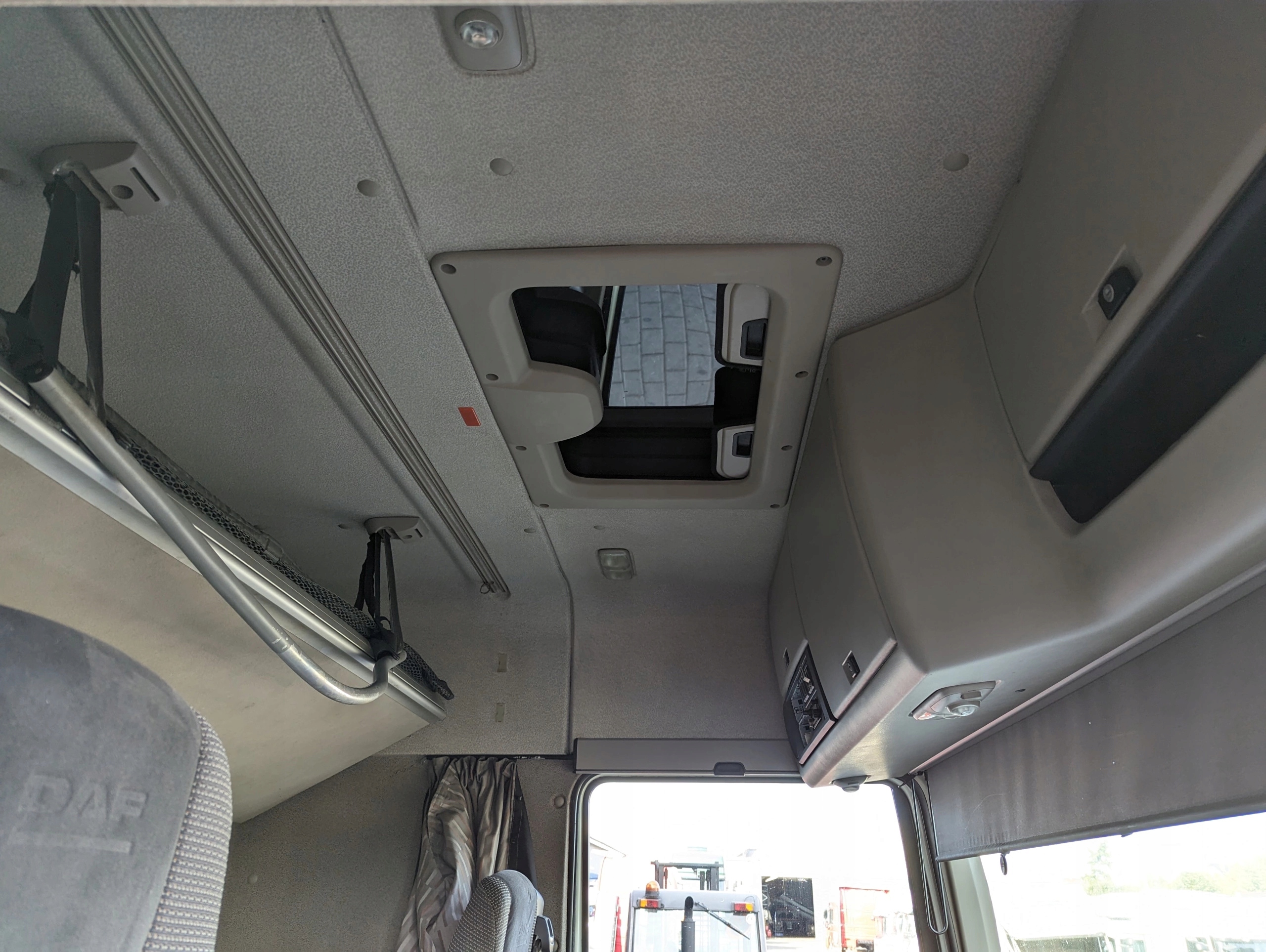 KABINA DAF XF 106 - obrazek 8
