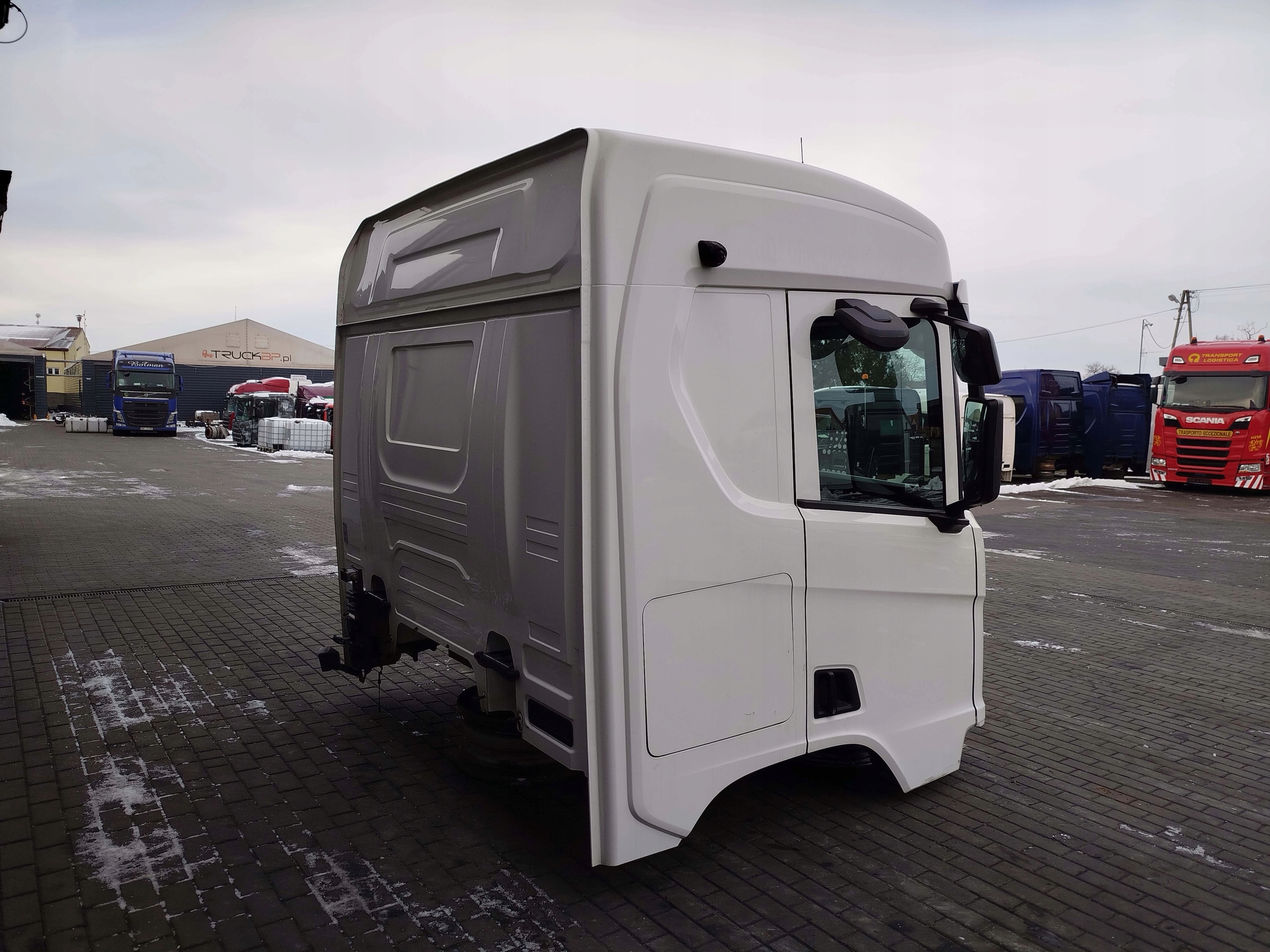 KABINA SCANIA R NTG NISKI DACH - obrazek 4