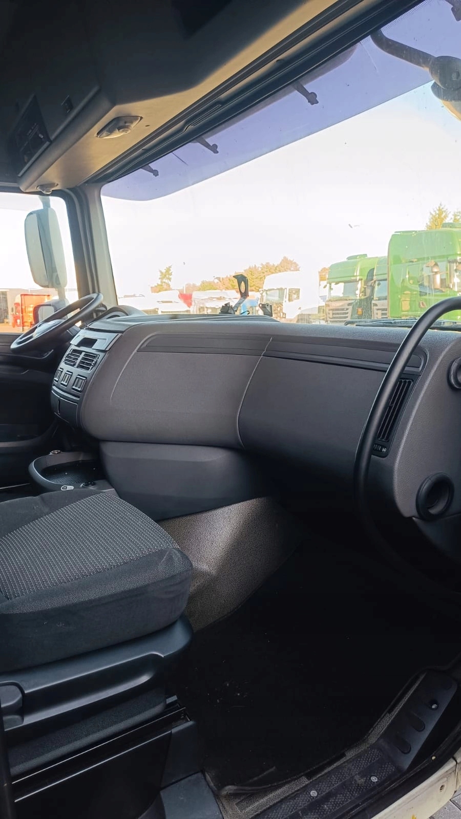 KABINA DAF XF 106 - obrazek 6