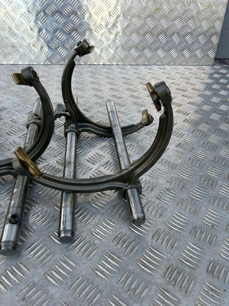 ZESTAW WAŁKÓW SKYRZNI BIEGÓW SCANIA GRS 905 R - obrazek 14