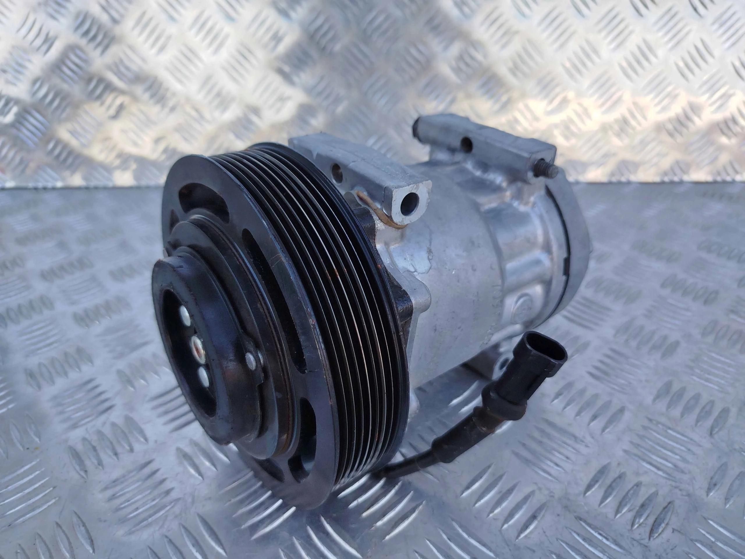 SPRĘŻARKA KLIMATYZACJI DAF XF 106 LIFT