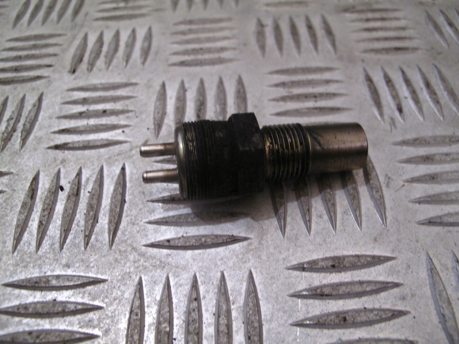 CZUJNIK PRĘDKOŚCI OBROTOWEJ SCANIA GRS 900 890 - obrazek 3