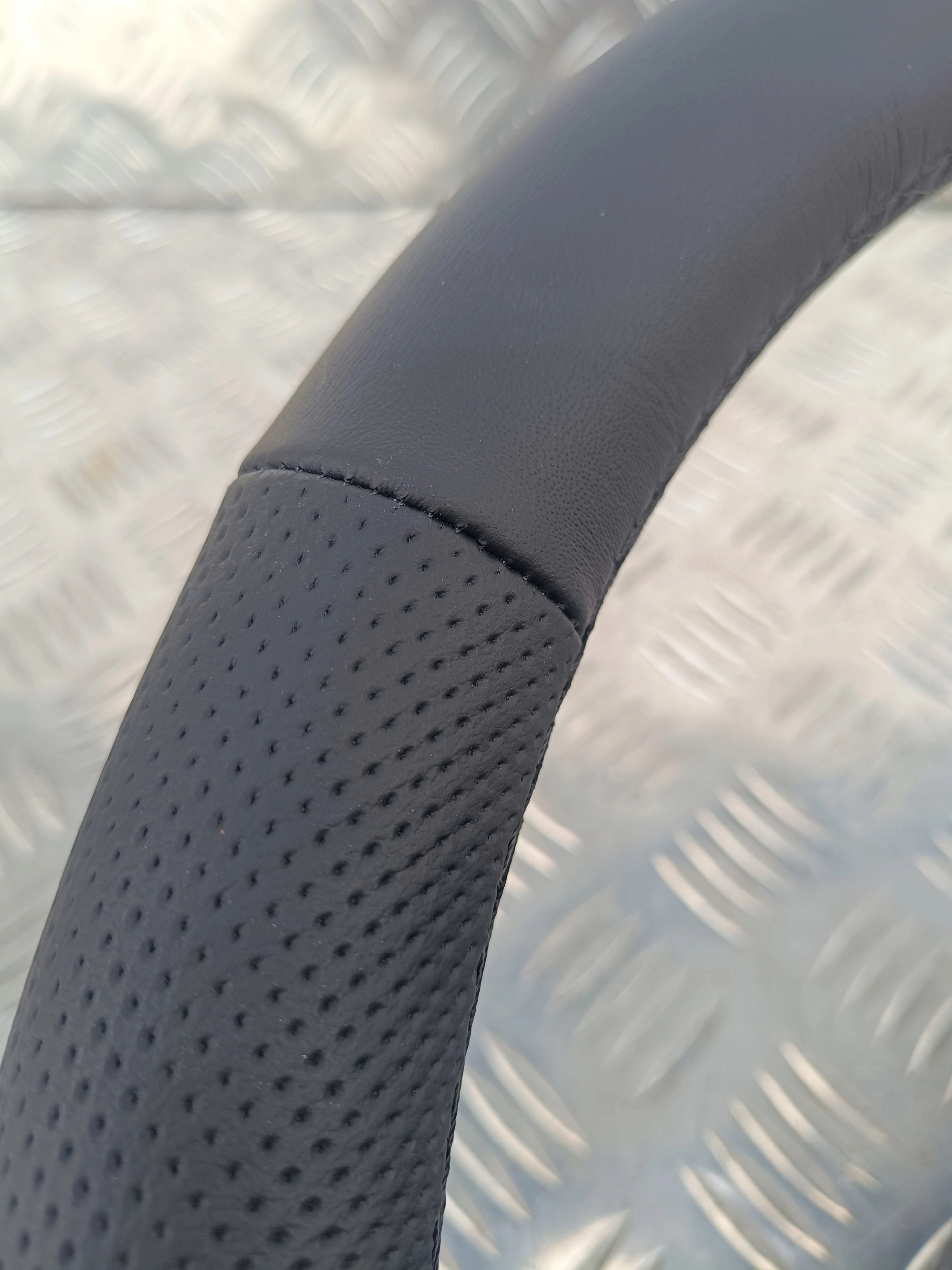 KIEROWNICA OBSZYTA DAF XF 106 - obrazek 2